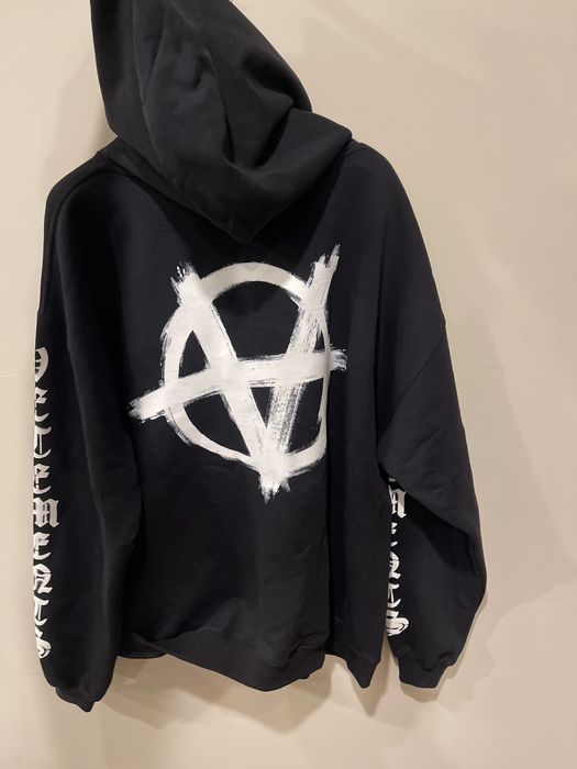 Vetements best sale anarchy hoodie