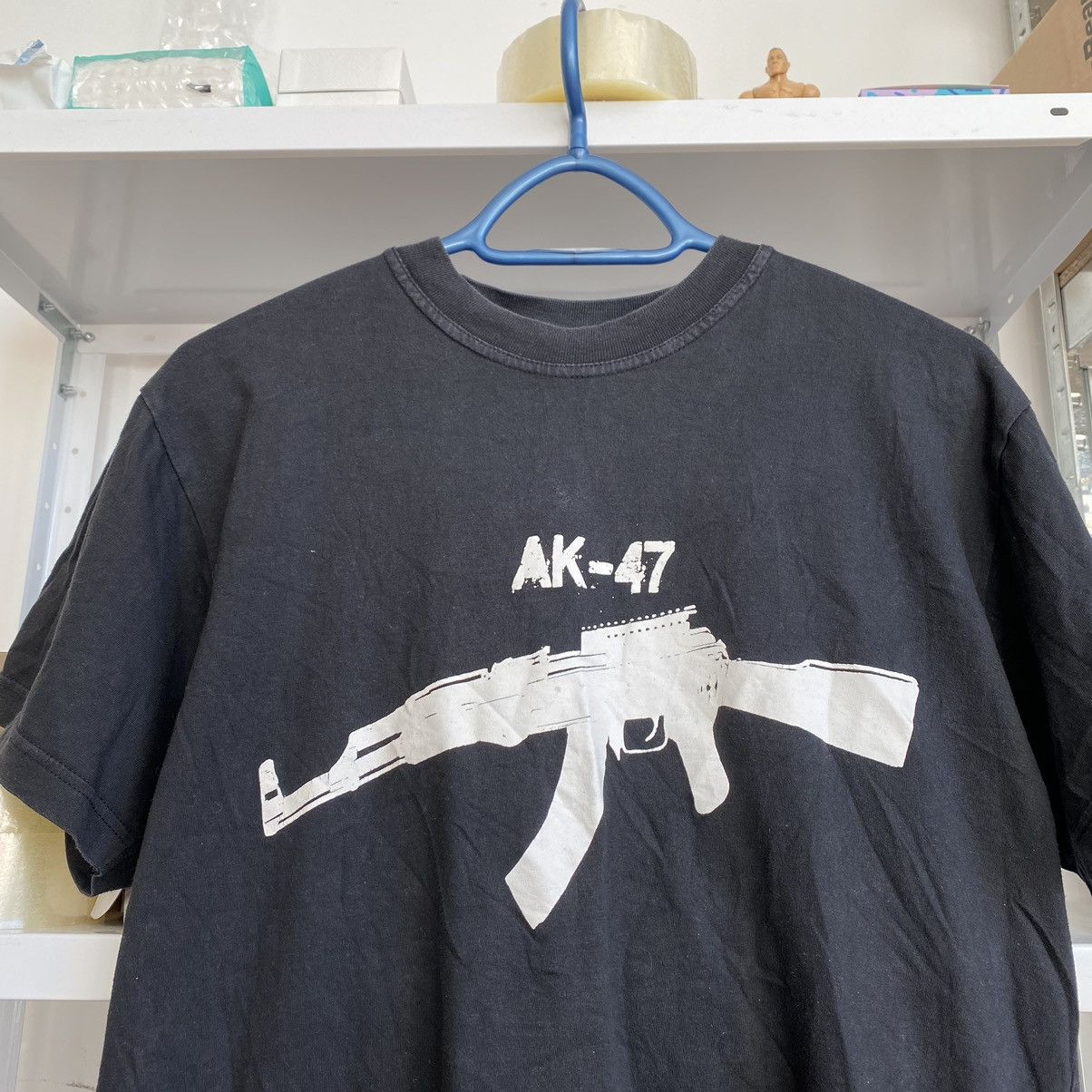 Vintage Vintage Ak-47 Kalashnikov Logo Streetwear Y2K T-shirt Size US M / EU 48-50 / 2 - 2 Thumbnail