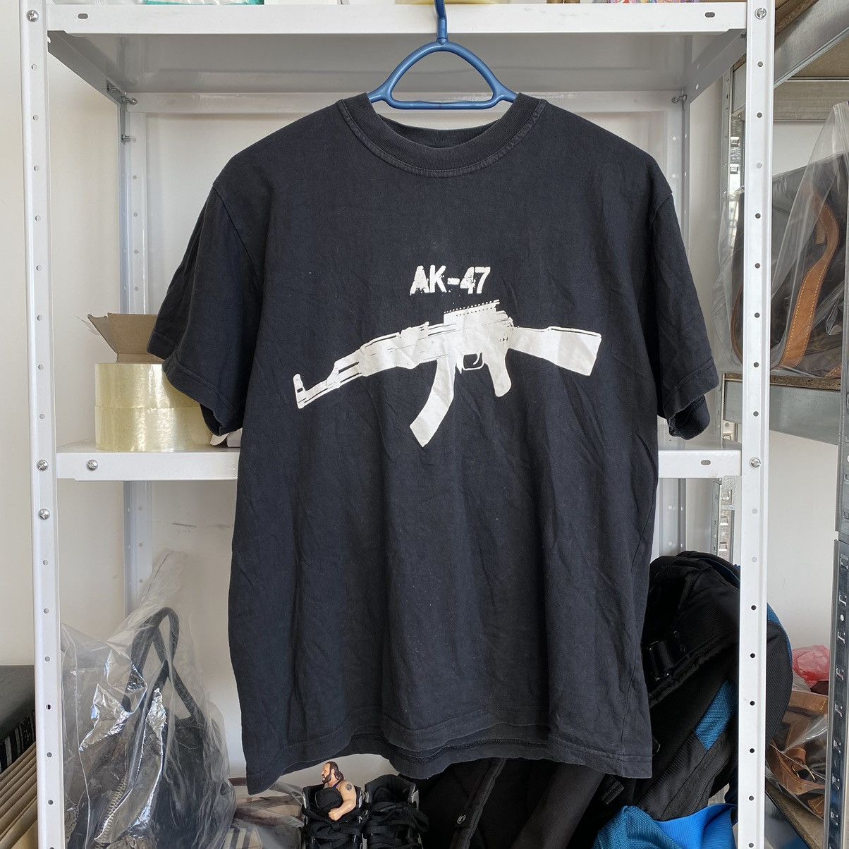 Vintage Vintage Ak-47 Kalashnikov Logo Streetwear Y2K T-shirt Size US M / EU 48-50 / 2 - 1 Thumbnail