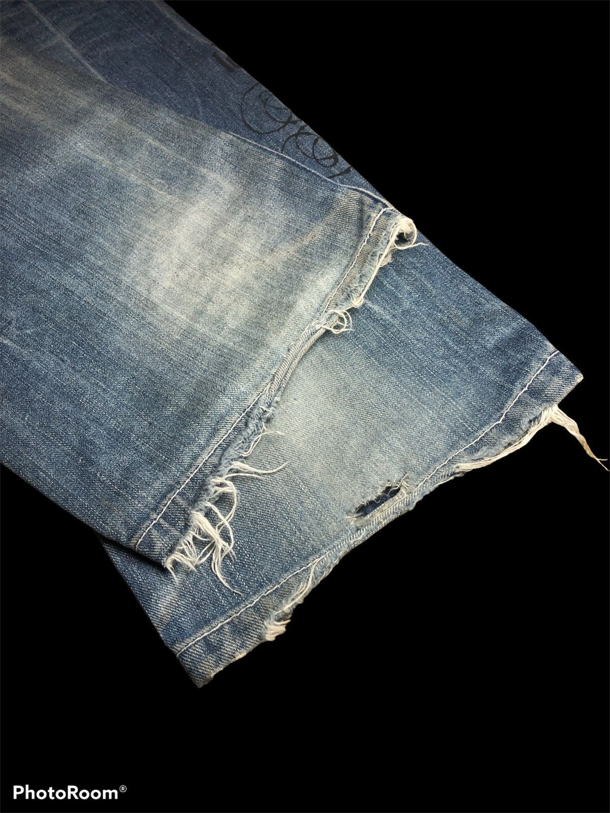 Other SCRIPT DISTRESSED DENIM BY ORIGINAL JEANS Size US 33 - 8 Thumbnail