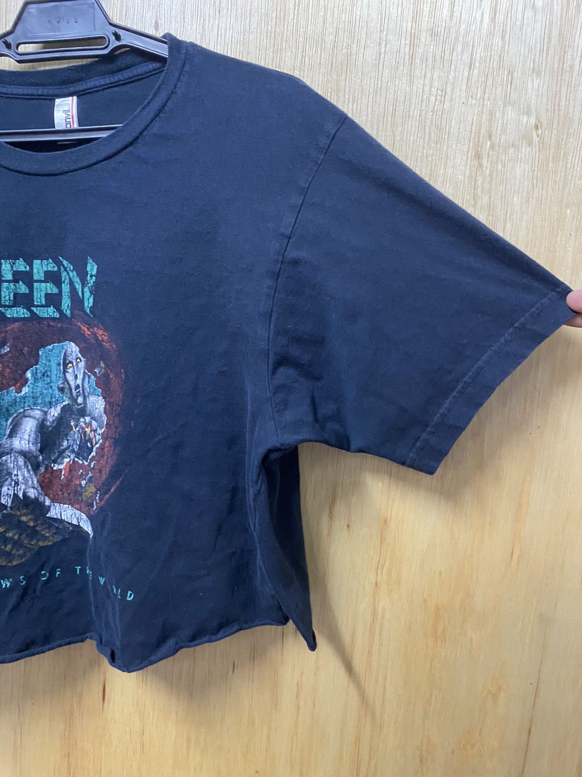 Band Tees × Vintage Queen Tour of The World Crop Tee Size US L / EU 52-54 / 3 - 3 Thumbnail