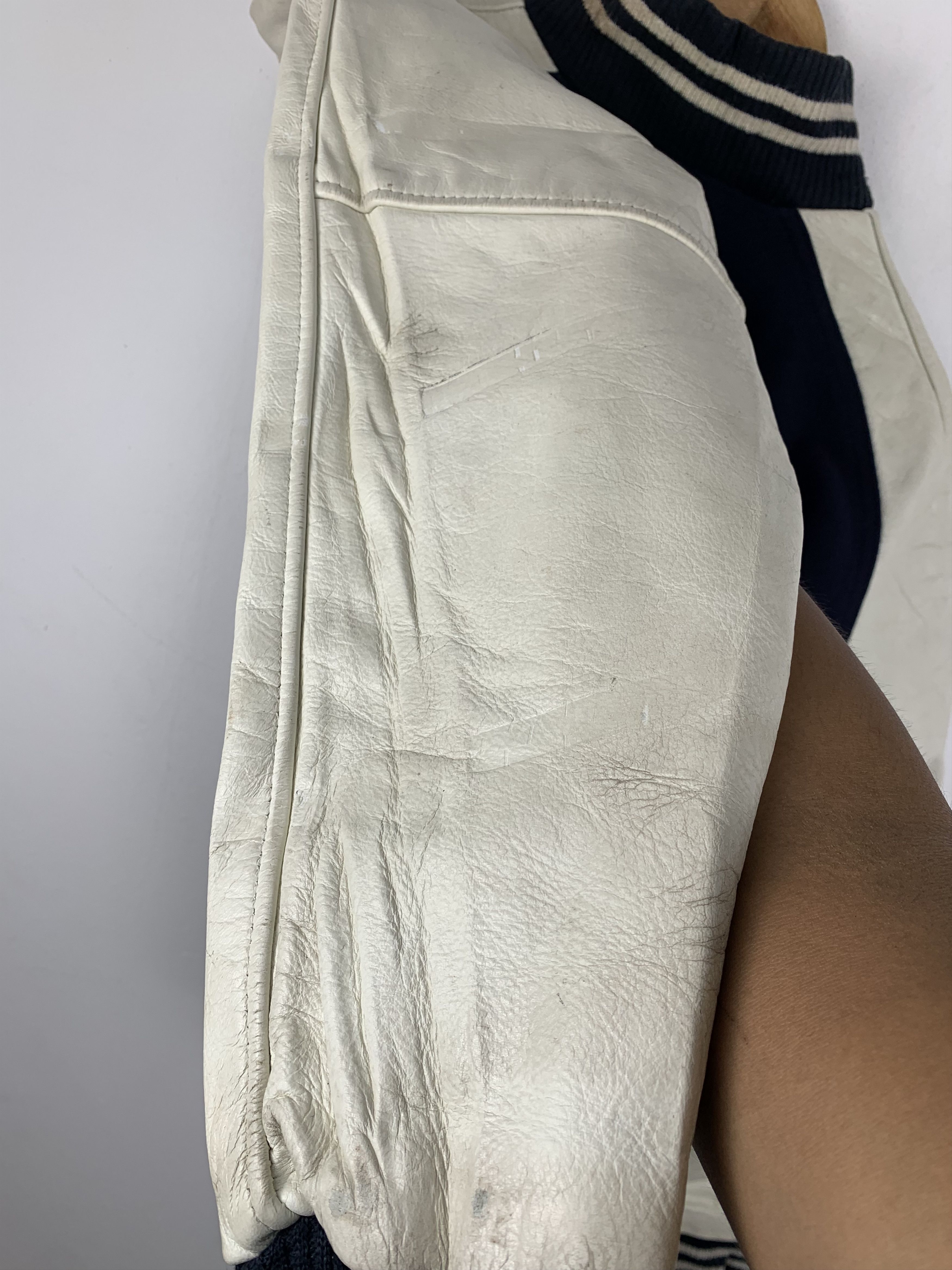 Vintage Vintage 80s Cheerleader Leather Varsity Jacket V0529 Size US L / EU 52-54 / 3 - 15 Thumbnail