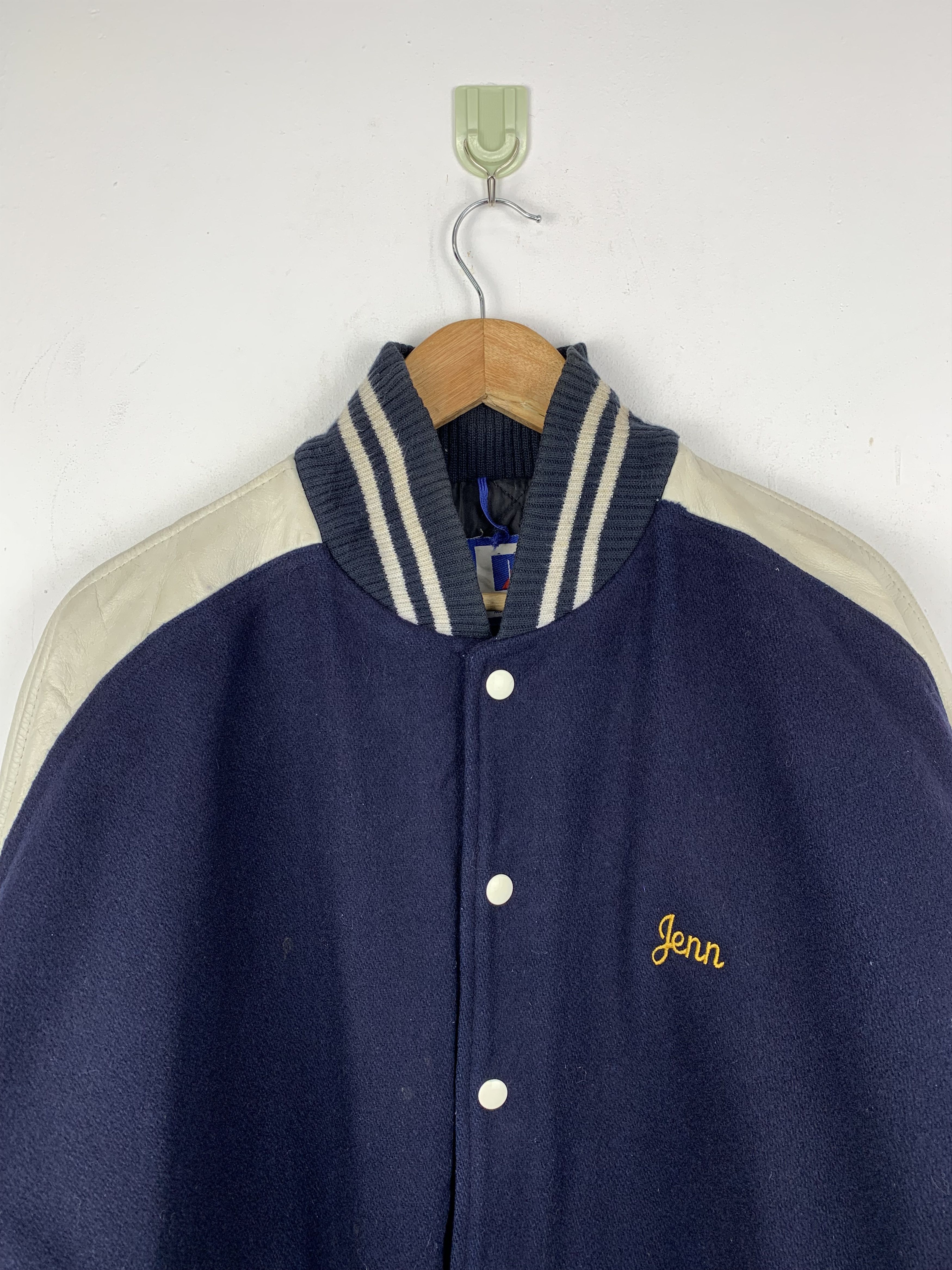 Vintage Vintage 80s Cheerleader Leather Varsity Jacket V0529 Size US L / EU 52-54 / 3 - 4 Thumbnail