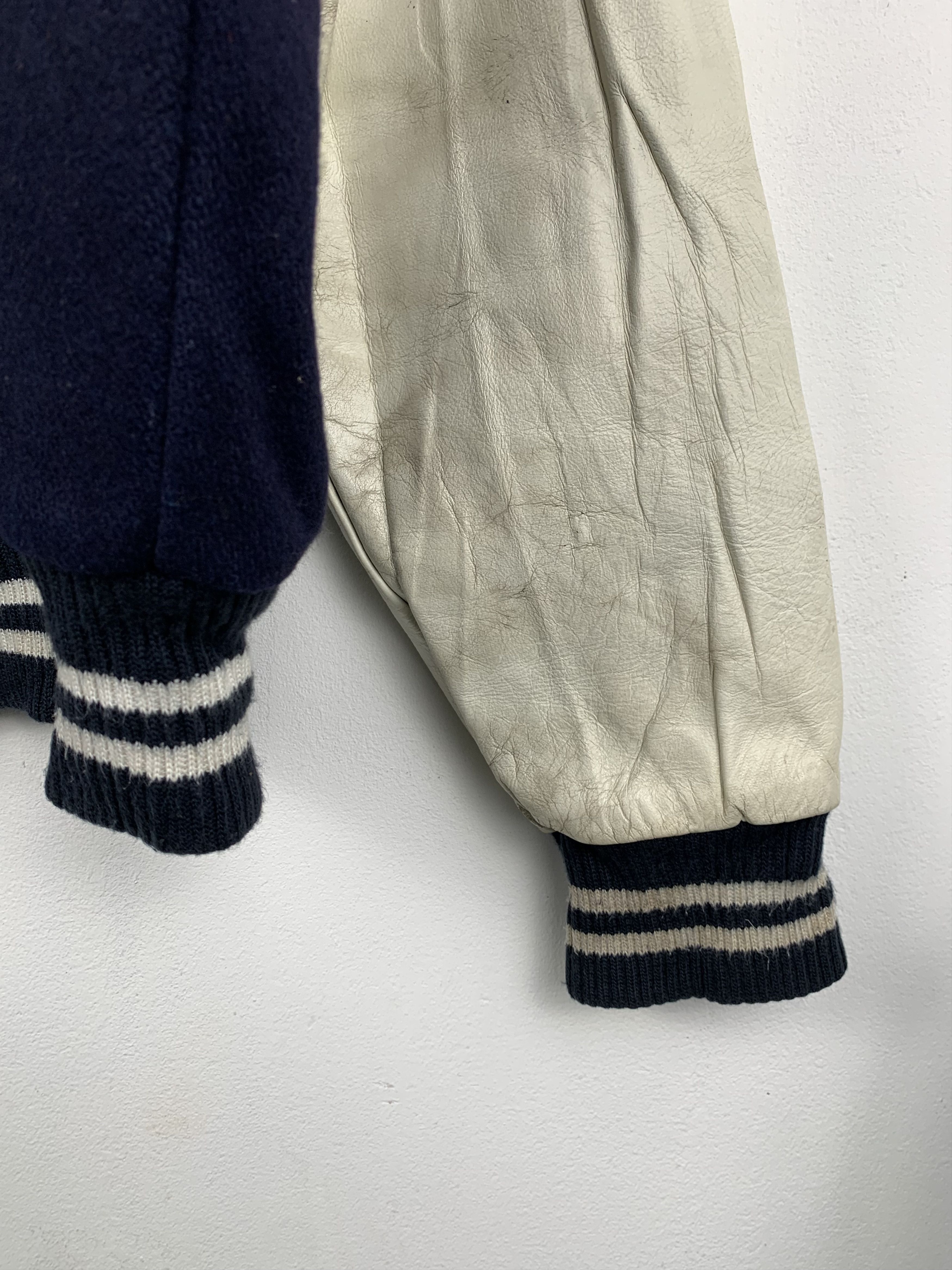 Vintage Vintage 80s Cheerleader Leather Varsity Jacket V0529 Size US L / EU 52-54 / 3 - 5 Thumbnail