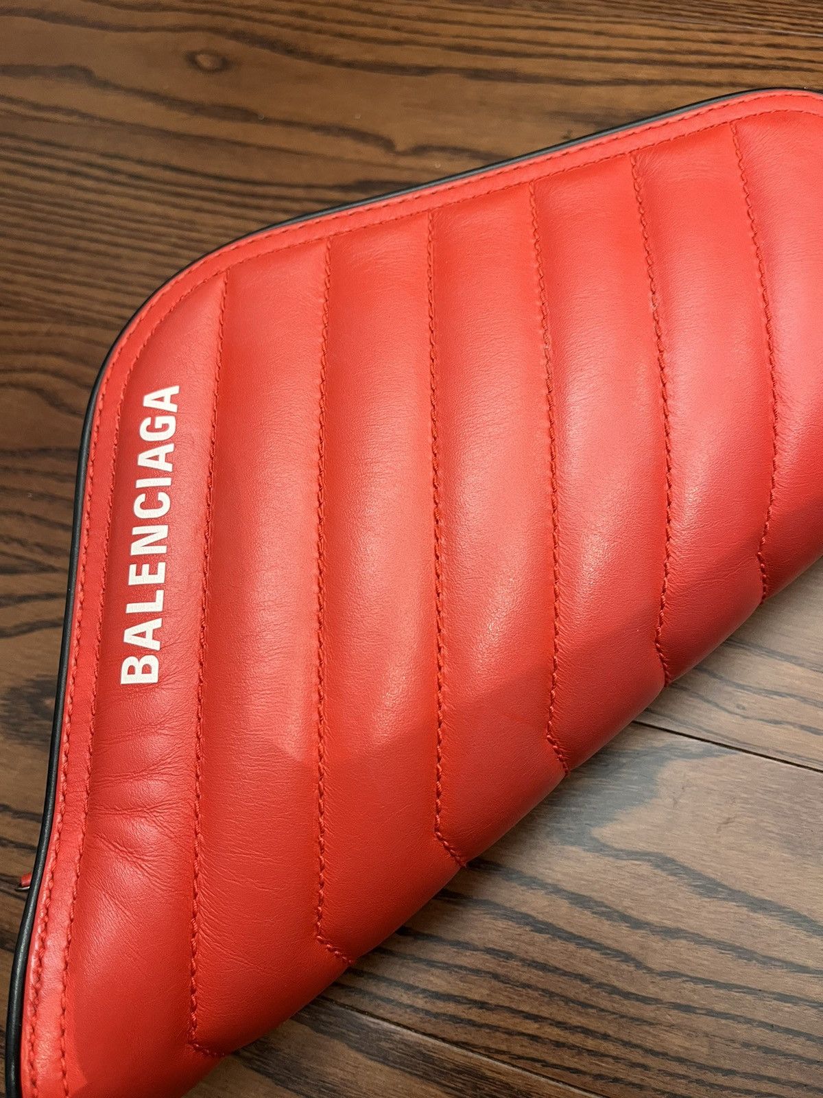 Balenciaga Authentic Balenciaga SS19 Car S runway red clutch Size ONE SIZE - 9 Thumbnail