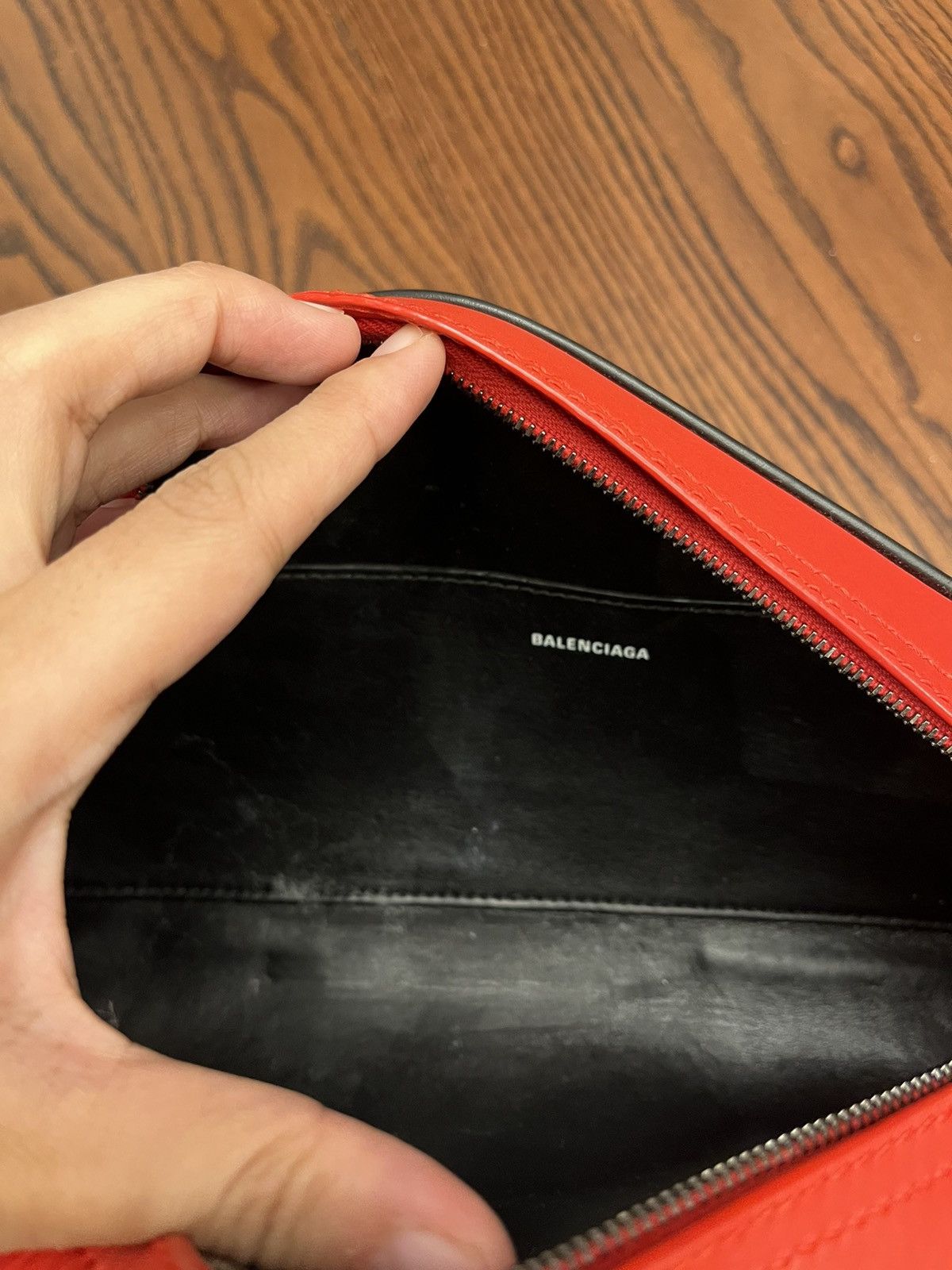 Balenciaga Authentic Balenciaga SS19 Car S runway red clutch Size ONE SIZE - 12 Thumbnail