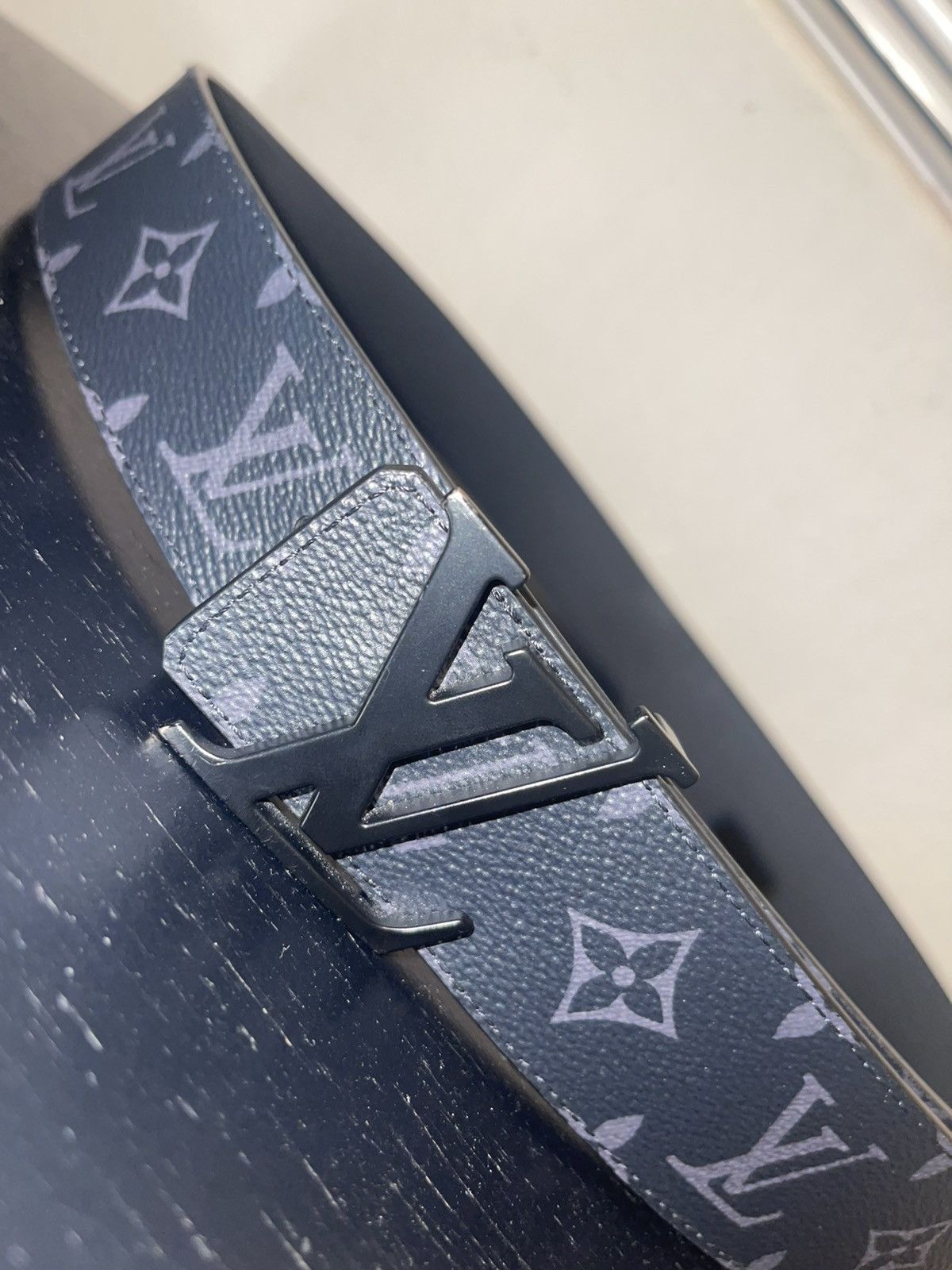 louis vuitton matte black belt