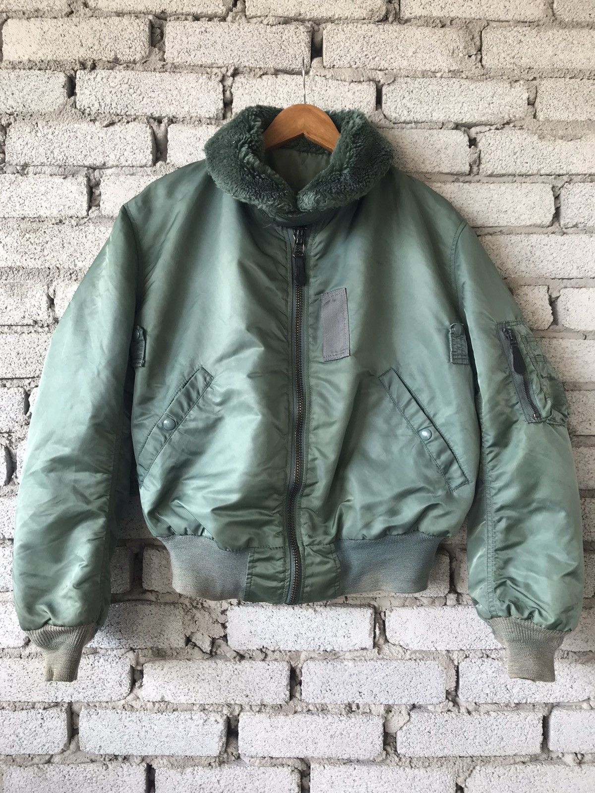 Avirex × Buzz Rickson's B-15D Avirex US Air Force Bomber Jacket Distressed Size US M / EU 48-50 / 2 - 1 Thumbnail