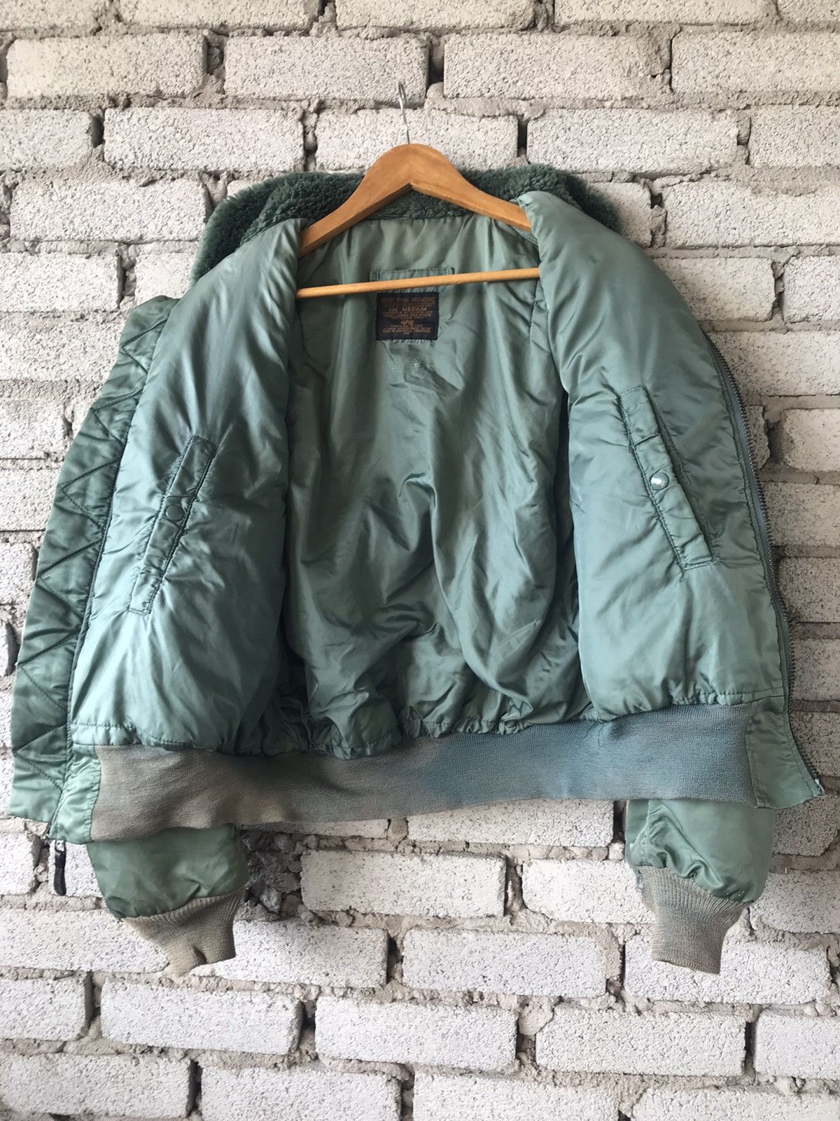 Avirex × Buzz Rickson's B-15D Avirex US Air Force Bomber Jacket Distressed Size US M / EU 48-50 / 2 - 3 Thumbnail
