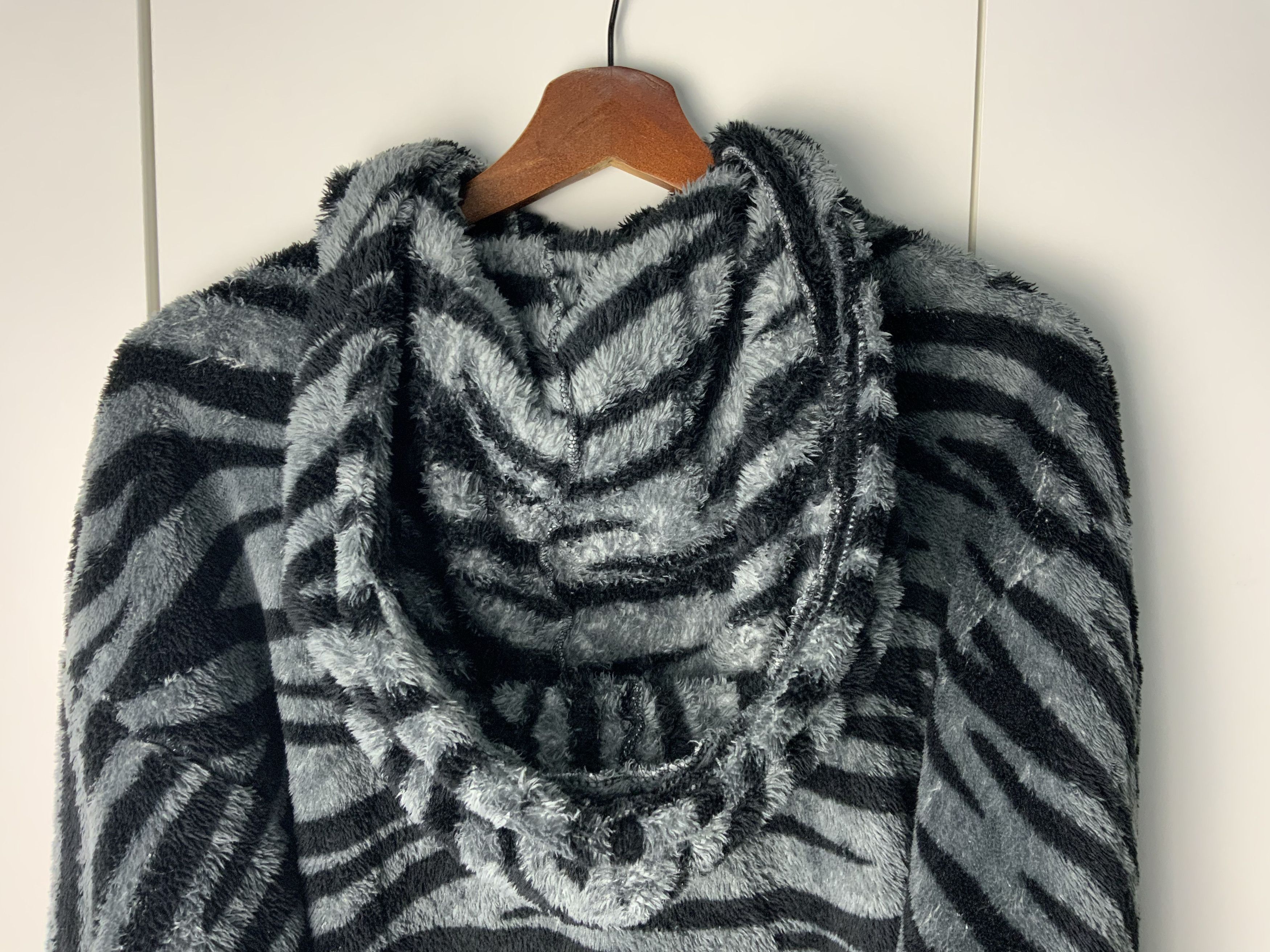 Japanese Brand Ryu Ryu Mohair Fur Tiger Striped Hoodie Size US M / EU 48-50 / 2 - 8 Thumbnail