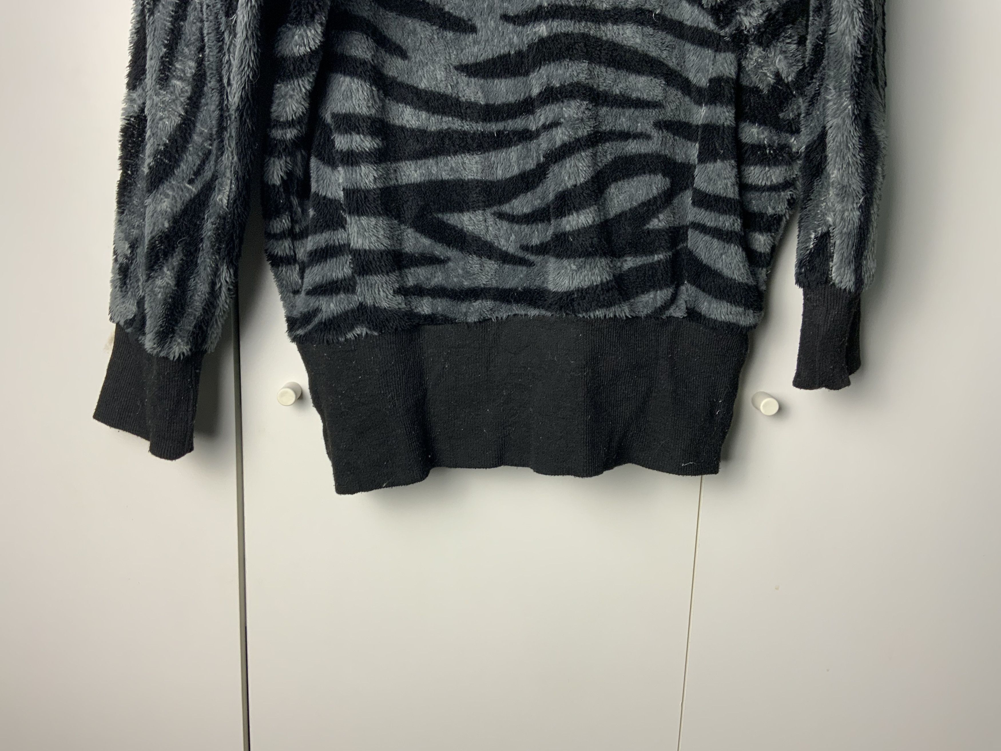 Japanese Brand Ryu Ryu Mohair Fur Tiger Striped Hoodie Size US M / EU 48-50 / 2 - 10 Thumbnail