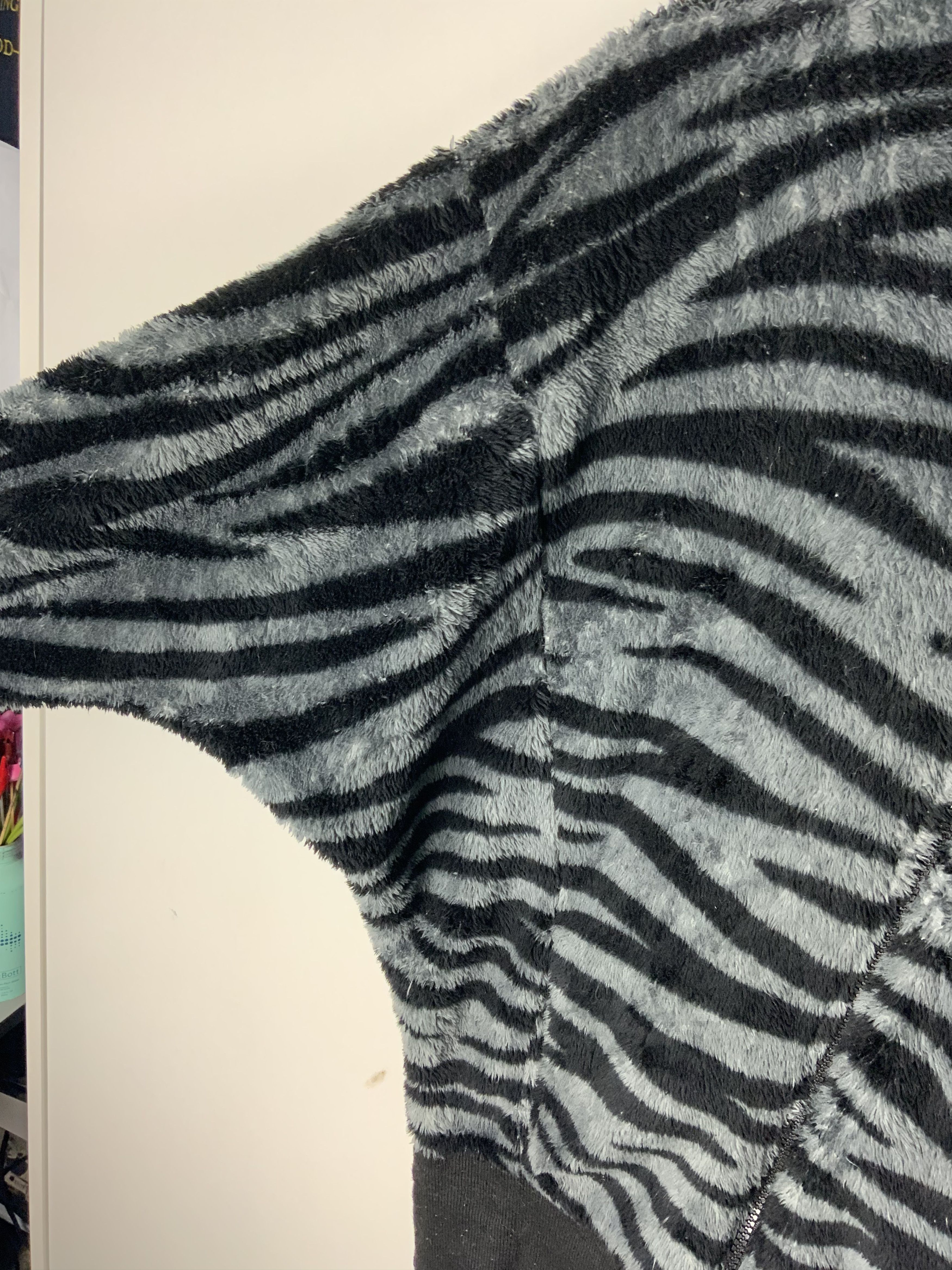 Japanese Brand Ryu Ryu Mohair Fur Tiger Striped Hoodie Size US M / EU 48-50 / 2 - 7 Thumbnail
