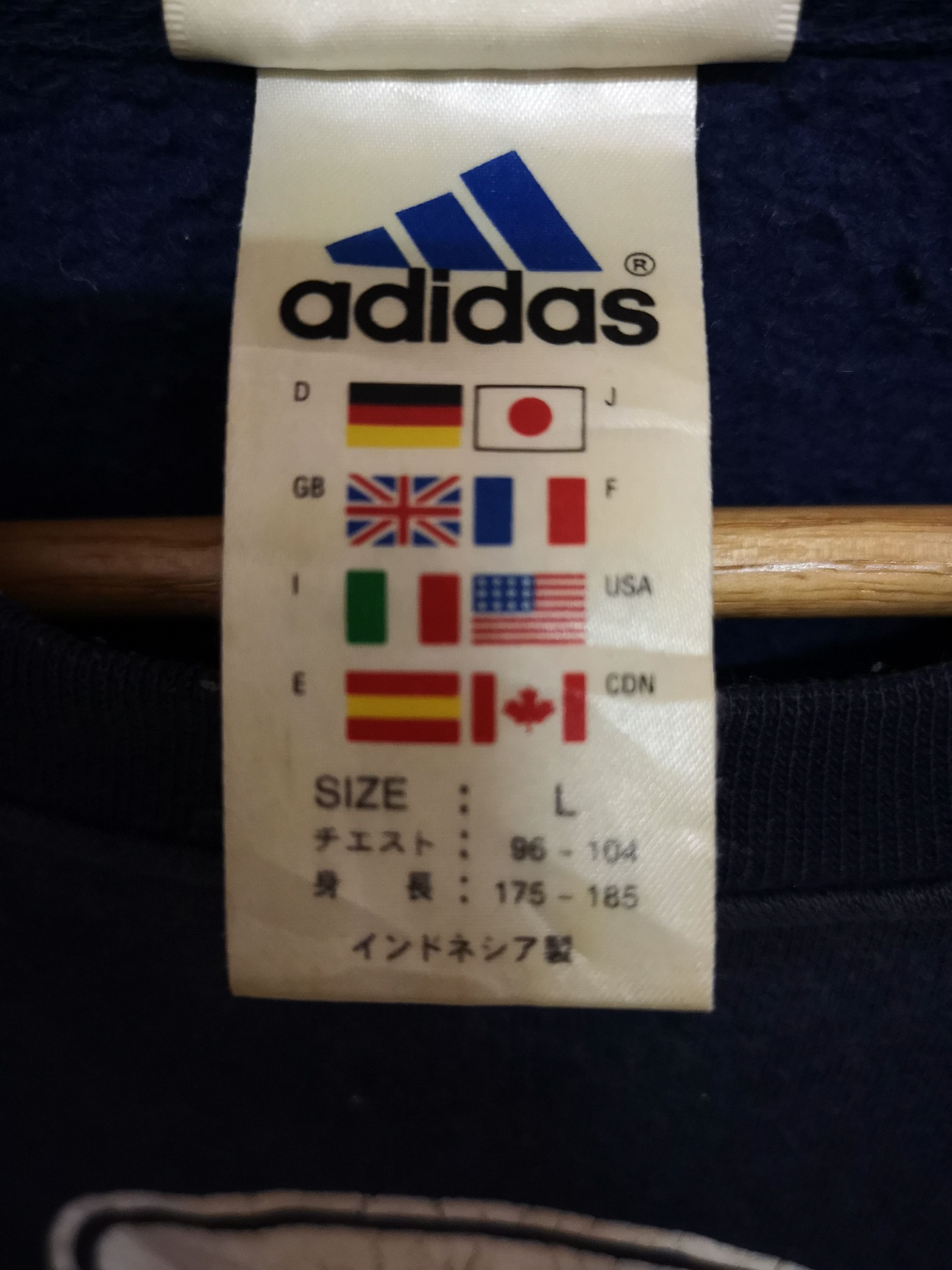 Adidas VINTAGE ADIDAS NO 3 CREWNECK SWEATSHIRTS Size US L / EU 52-54 / 3 - 5 Thumbnail