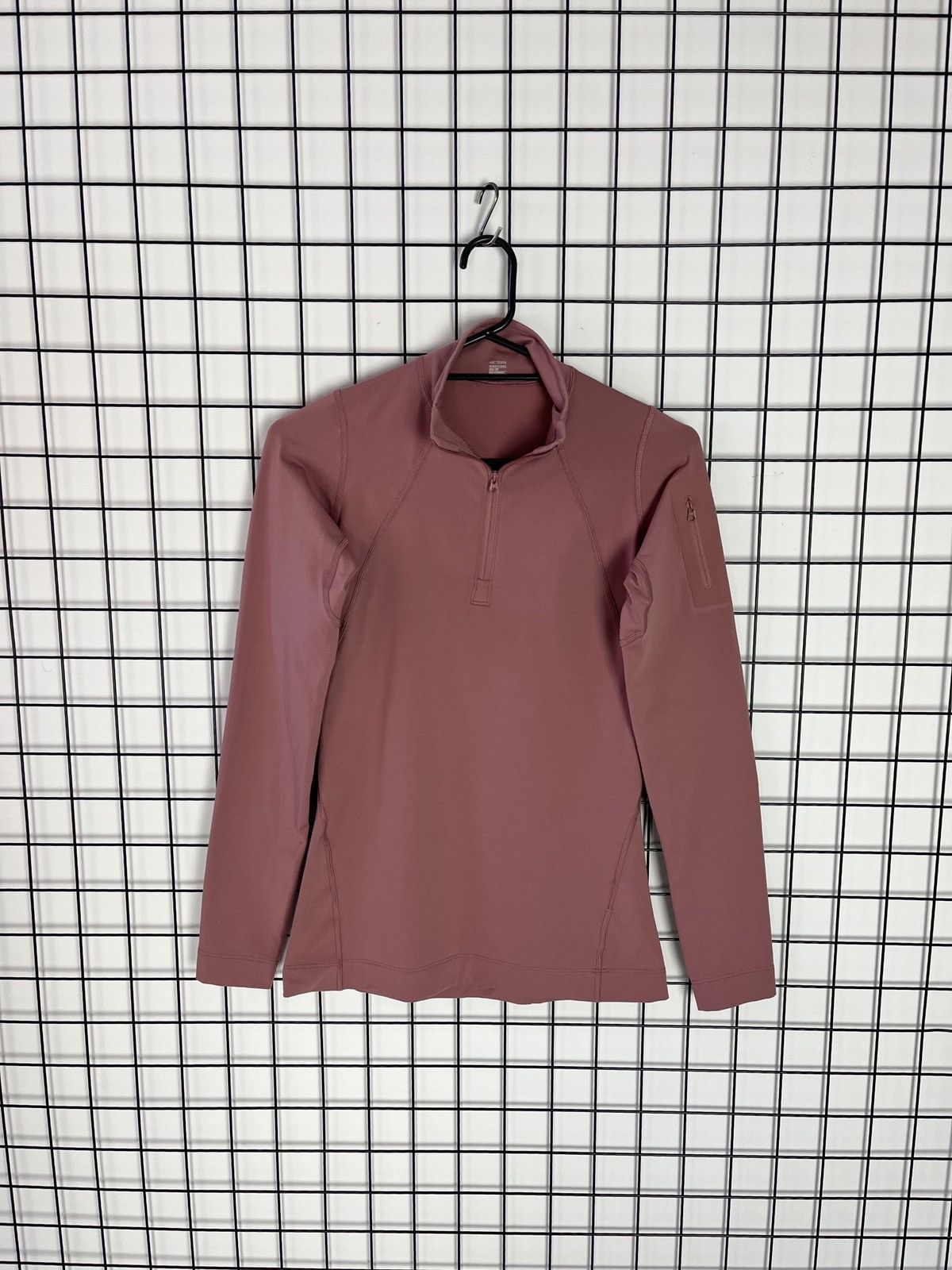 Arcteryx woman’s zip sweatshirt size XS powdery color fleece