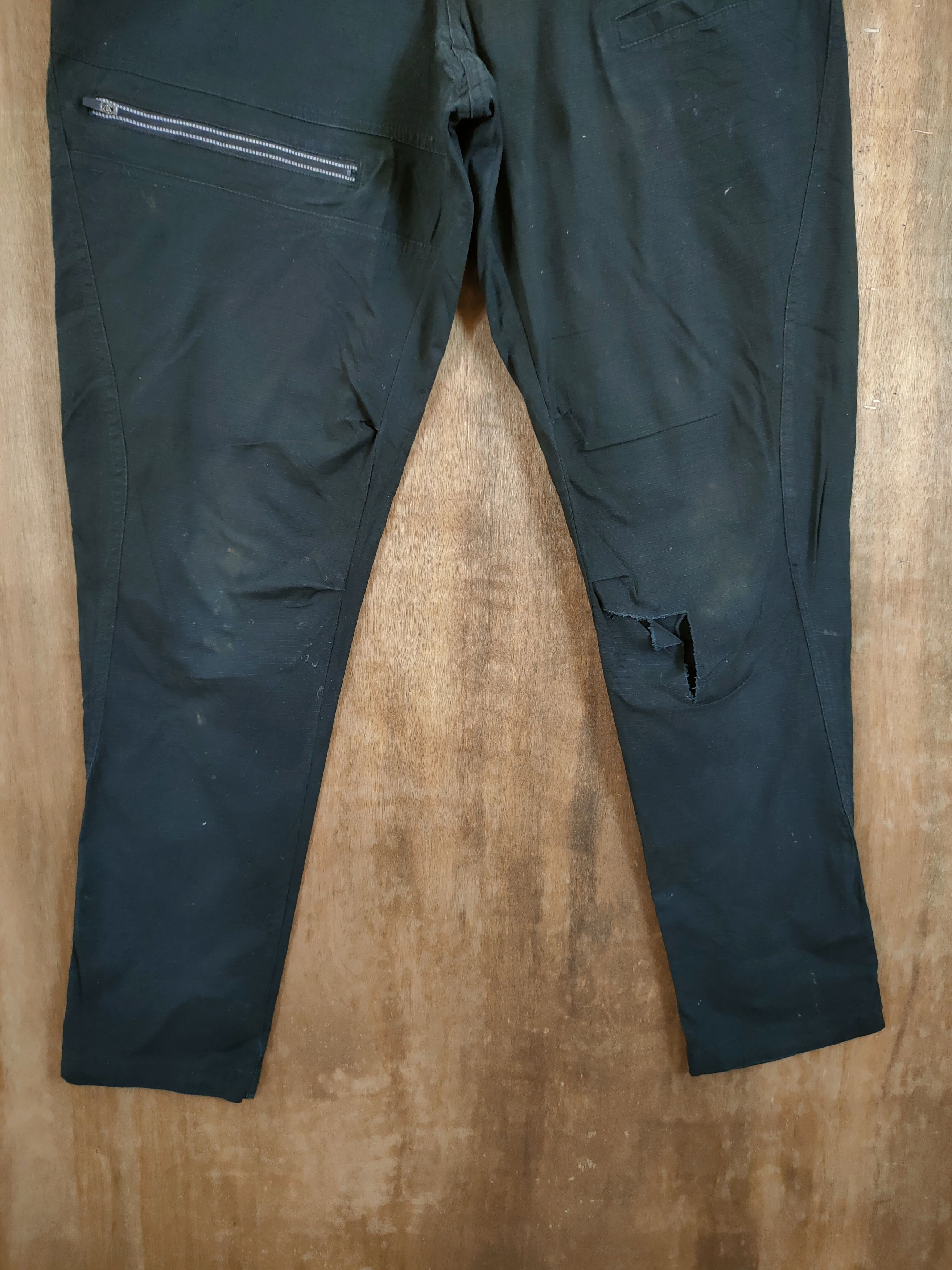 Japanese Brand Tora japan distressed multipocket cargo pants #46-884 Size US 32 / EU 48 - 2 Thumbnail