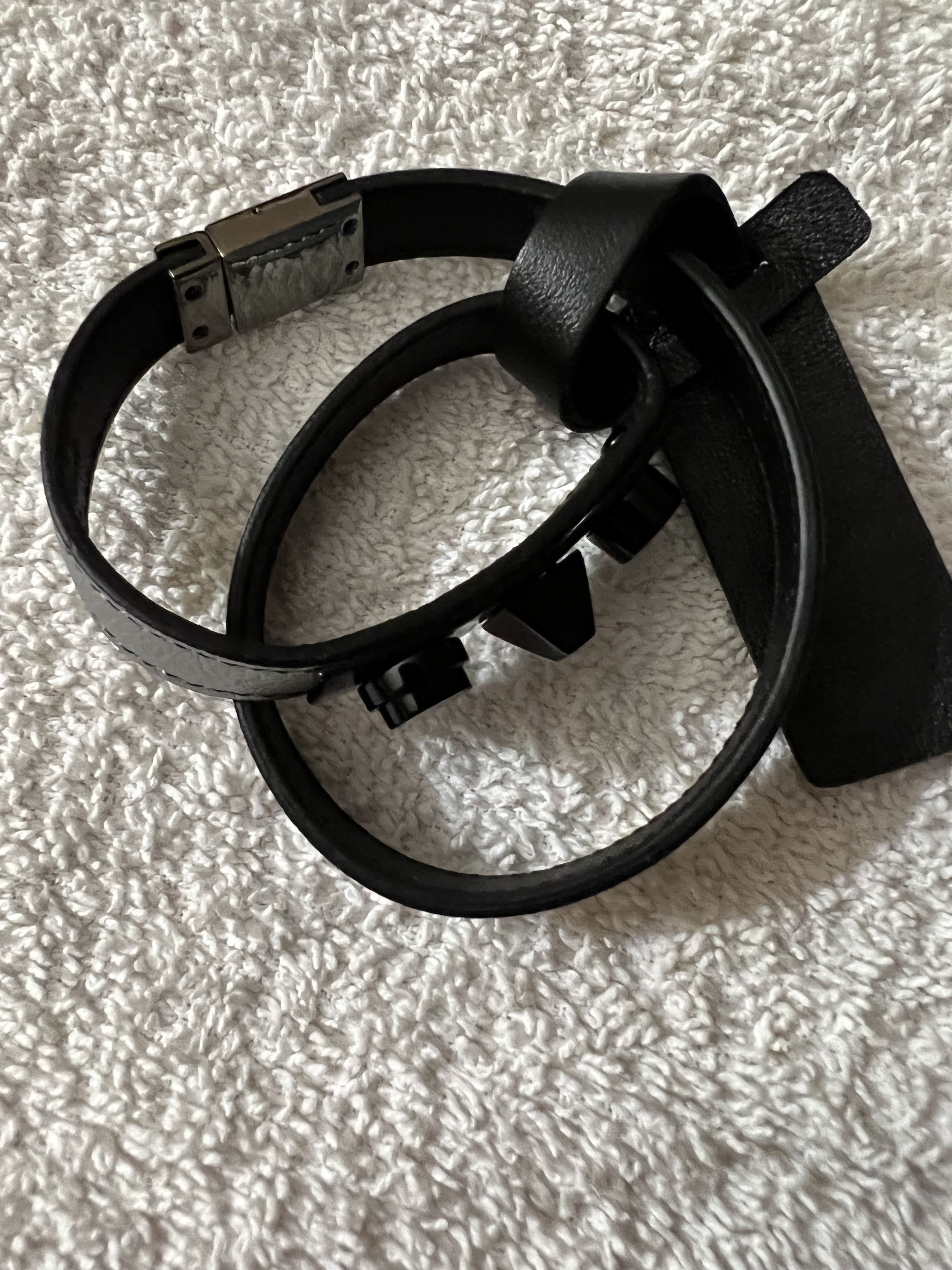Yves Saint Laurent (size M) monet 3 Clous Double Wrap Bracelet Silver Leather Size ONE SIZE - 2 Thumbnail