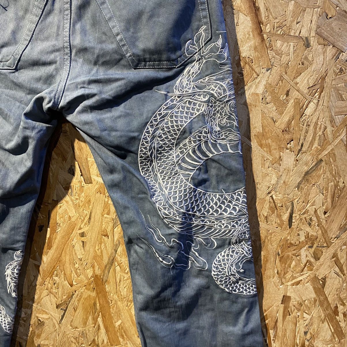 Japanese Brand RARE‼️Sukajan Dragon Embroidered Denim Jeans Grey Size US 30 / EU 46 - 8 Thumbnail