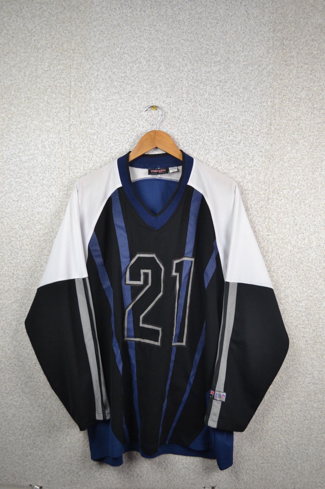 NFL Vintage 90s Dallas Cowboys T Shirt CMP NFL Retro Long Sleeve Size US XL / EU 56 / 4 - 1 Thumbnail
