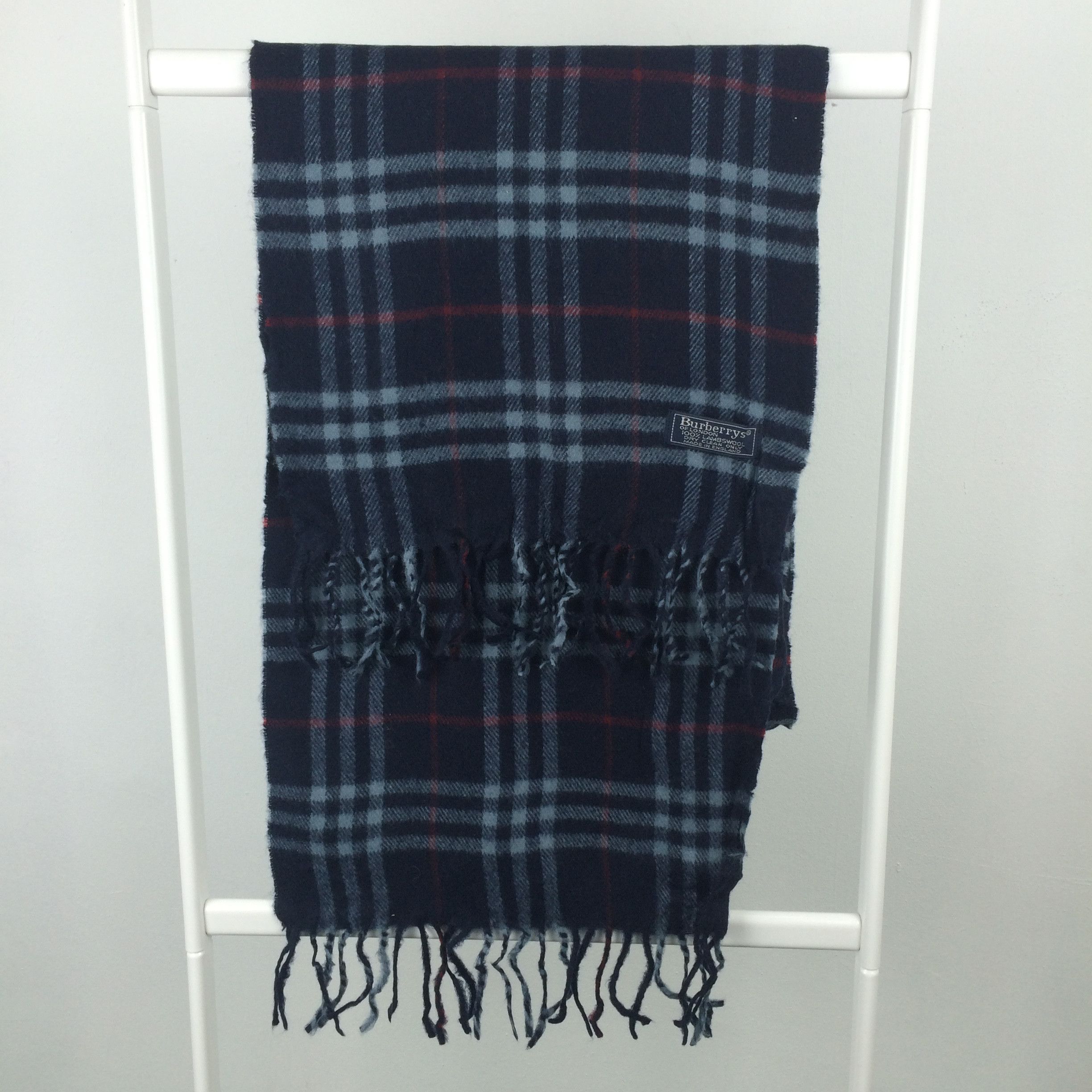 Burberry × Vintage W18 VTG BURBERRYS SCARF LONDON NOVA CHECK MADE IN ENGLAND Size ONE SIZE - 1 Thumbnail