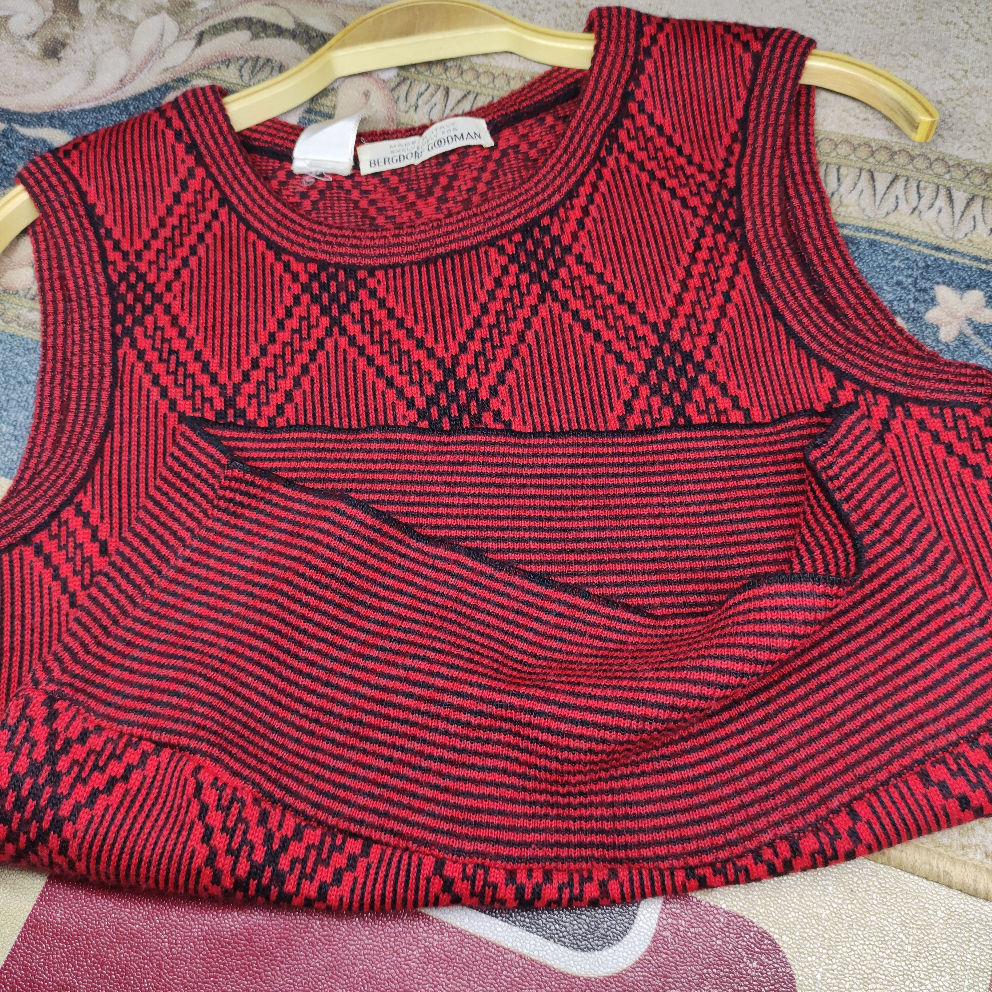 Bergdorf Goodman Vintage Bergdorf Goodman Knit Wool Sleeveless Size US S / EU 44-46 / 1 - 7 Thumbnail