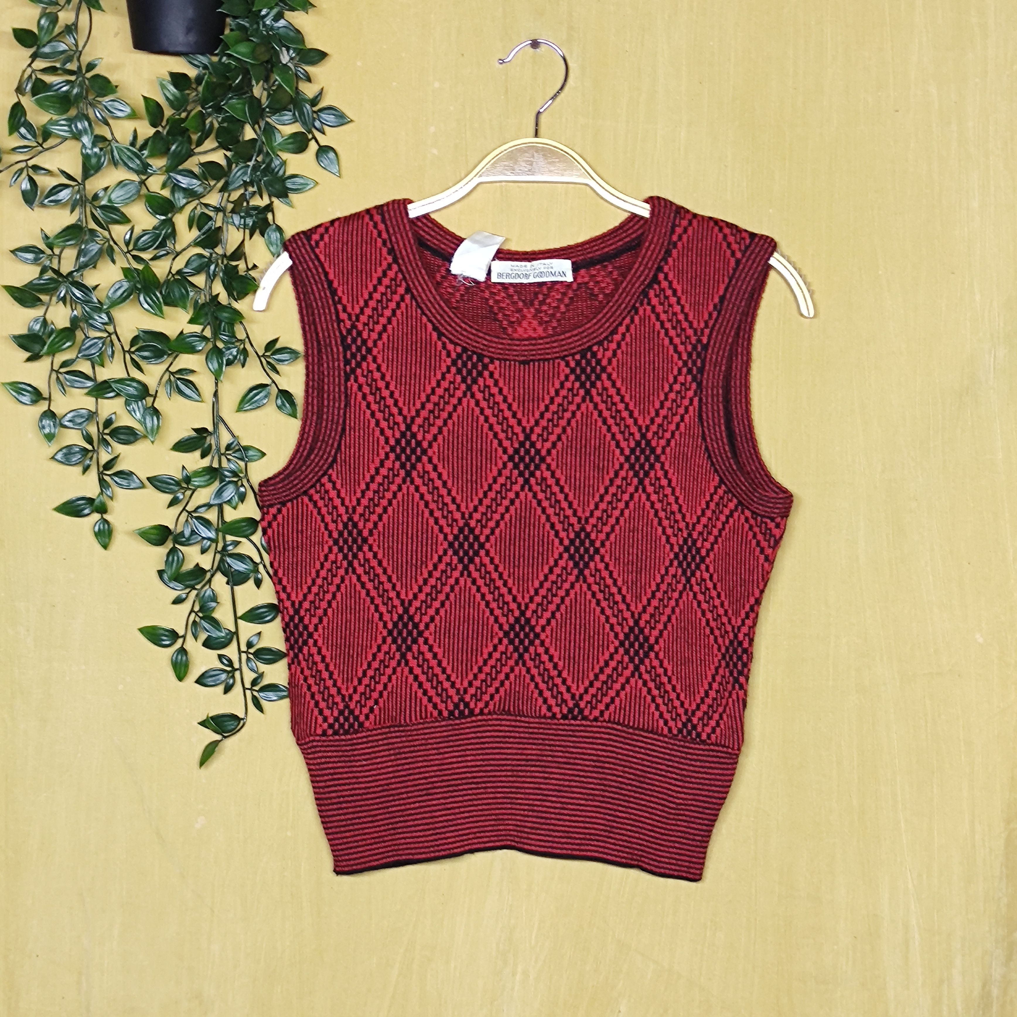 Bergdorf Goodman Vintage Bergdorf Goodman Knit Wool Sleeveless Size US S / EU 44-46 / 1 - 1 Thumbnail