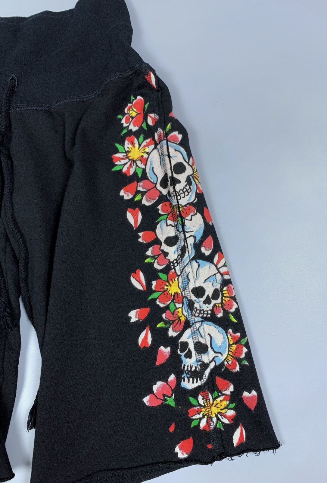 Ed Hardy Women's Vintage Ed Hardy by Christian Audigier Short Size XS Size 24" / US 00 / IT 34 - 3 Thumbnail