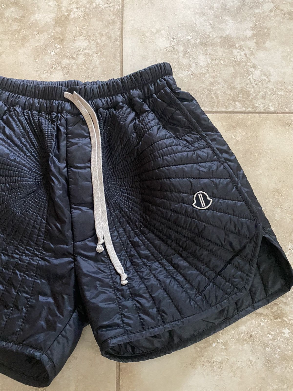 Moncler × Rick Owens RICK OWENS MONCLER PUFFER SHORTS *VERY RARE* Size US 30 / EU 46 - 2 Thumbnail