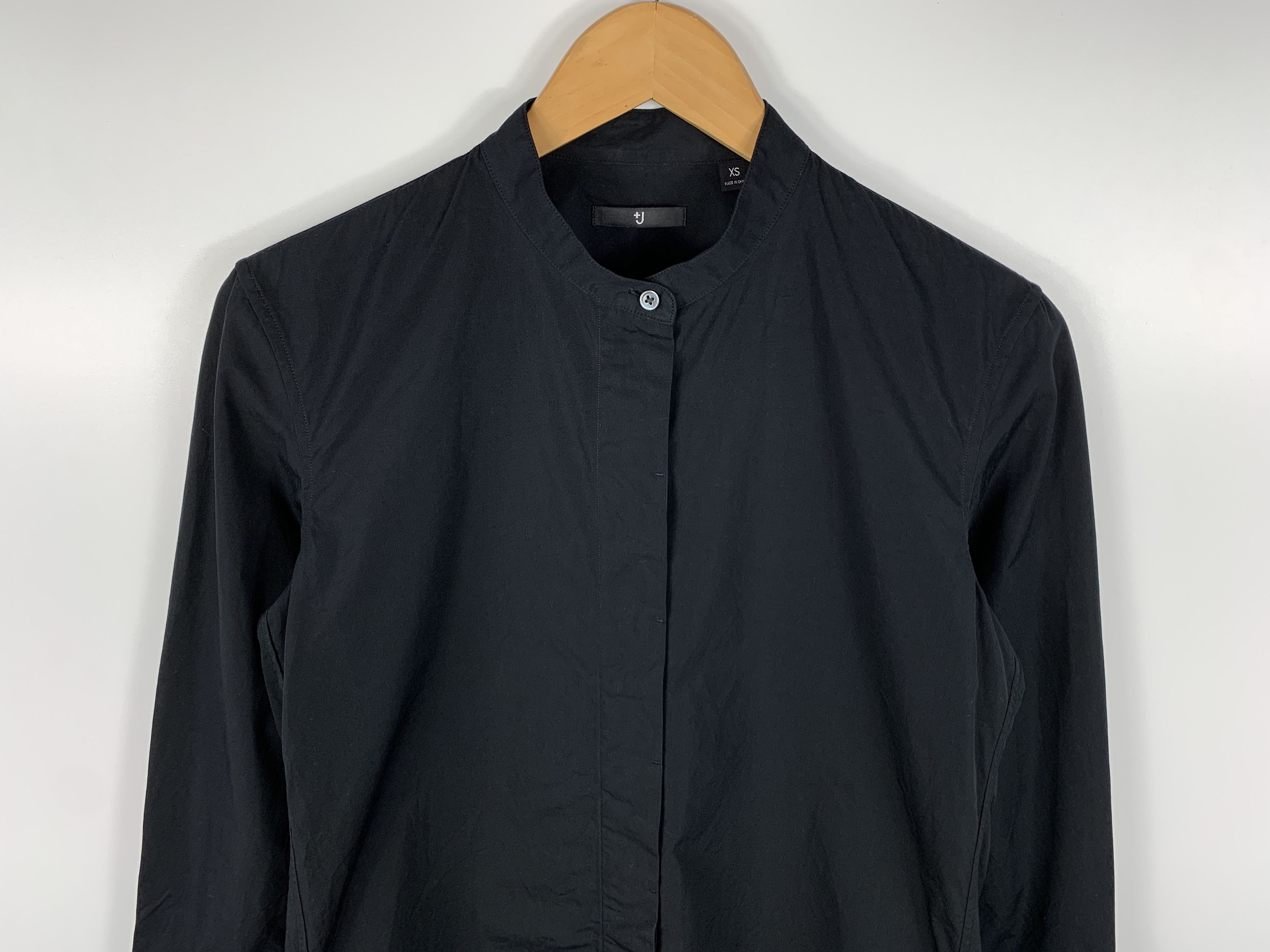Jil Sander × Uniqlo Uniqlo x Jil Sander Black Button Up Shirt Black Size XS Size XS / US 0-2 / IT 36-38 - 2 Thumbnail