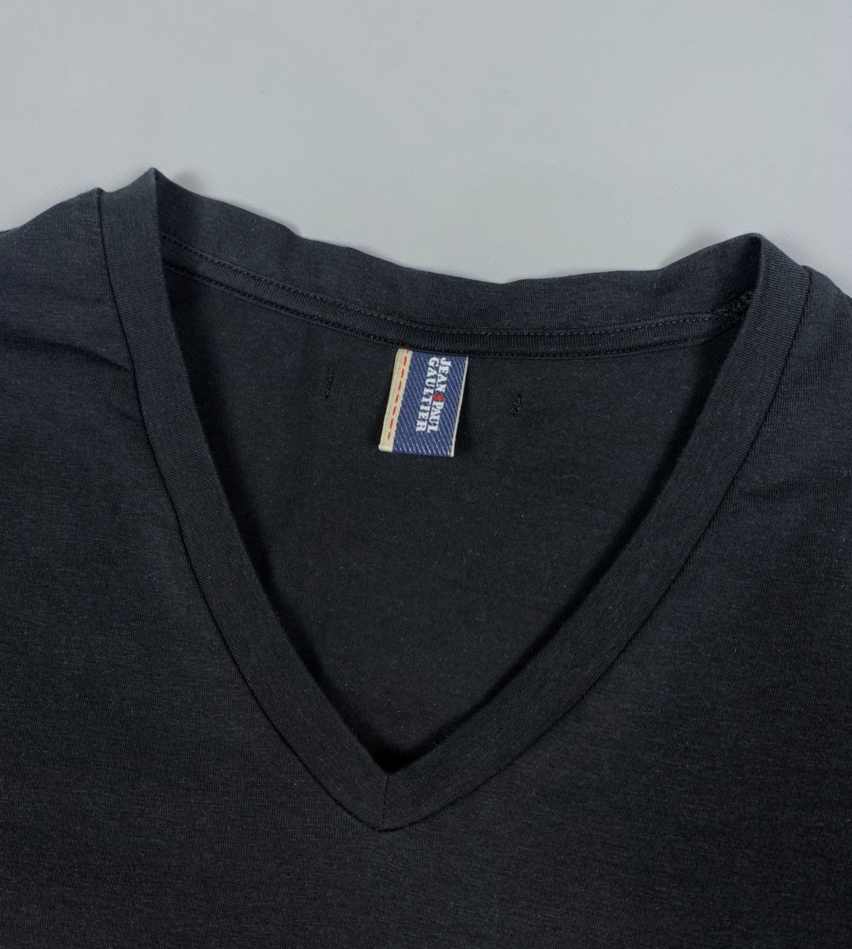 Vintage Vintage Jean's Paul Gaultier V-Neck T-Shirt Size S JPG Size S / US 4 / IT 40 - 7 Thumbnail