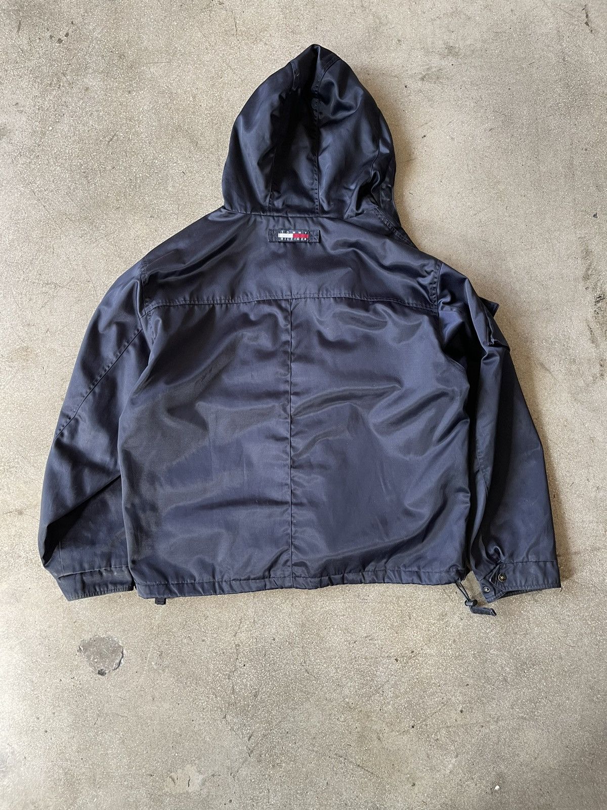 Tommy Hilfiger 90s Tommy Hilfiger Heavy Weight Nylon Pull over Size US XL / EU 56 / 4 - 8 Thumbnail