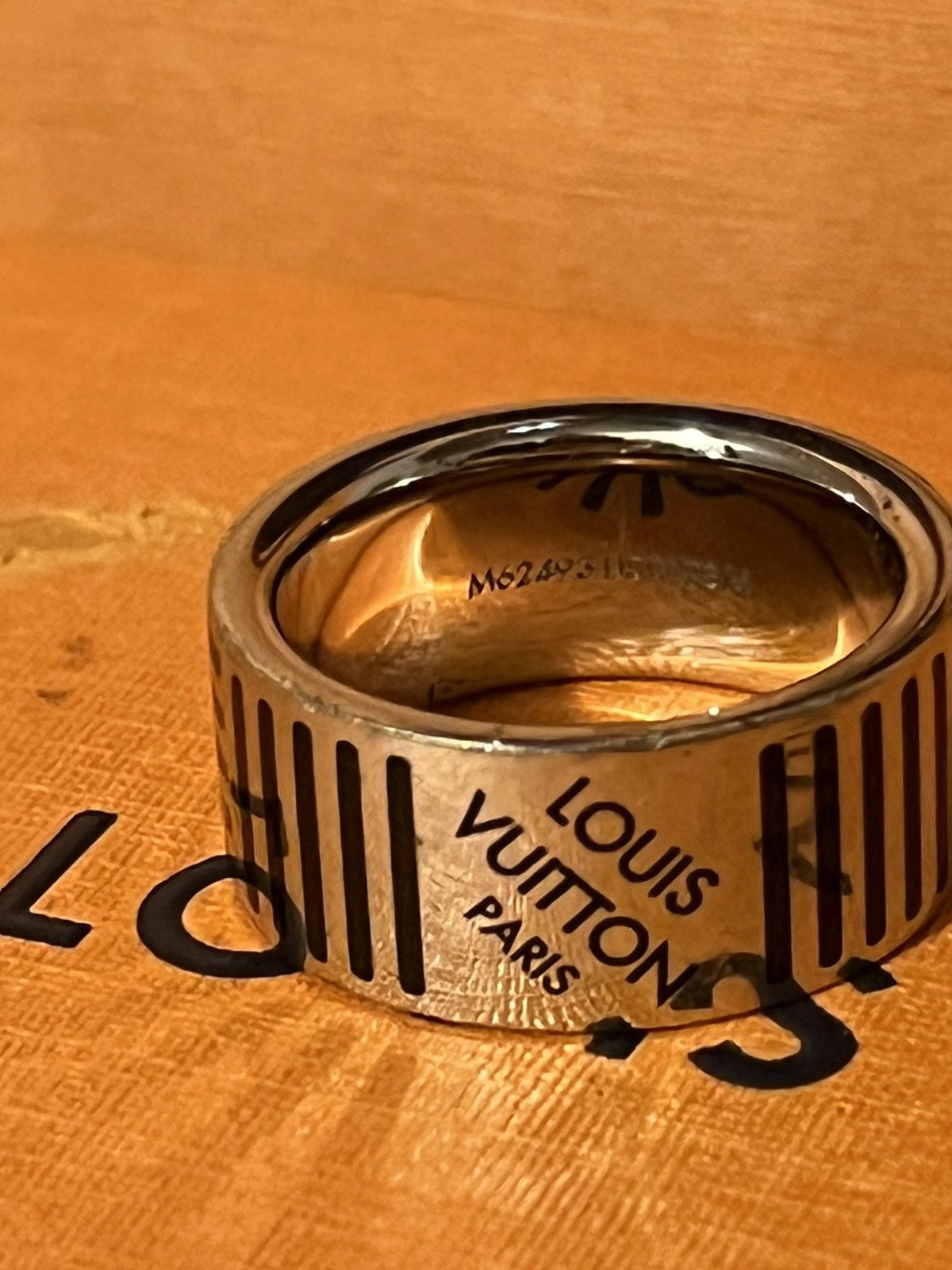 Louis Vuitton Damier Black Ring (M62493)
