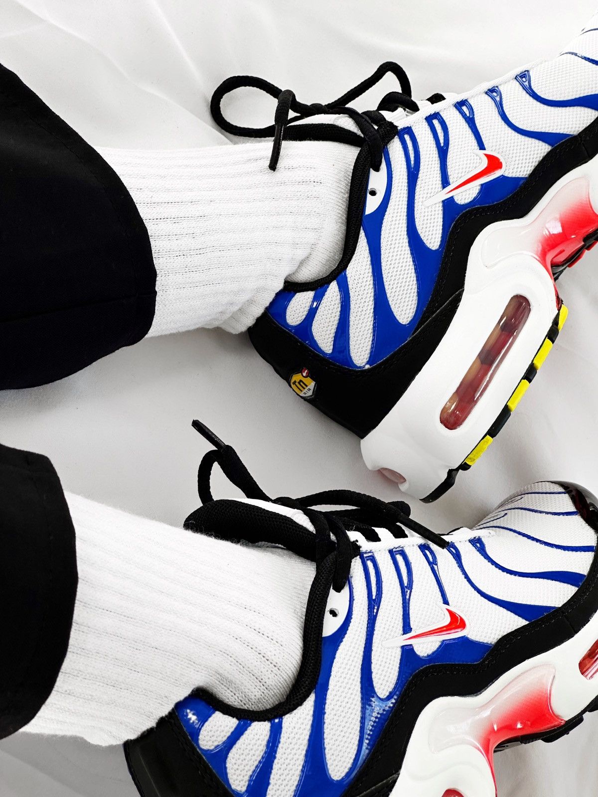 nike tn white blue