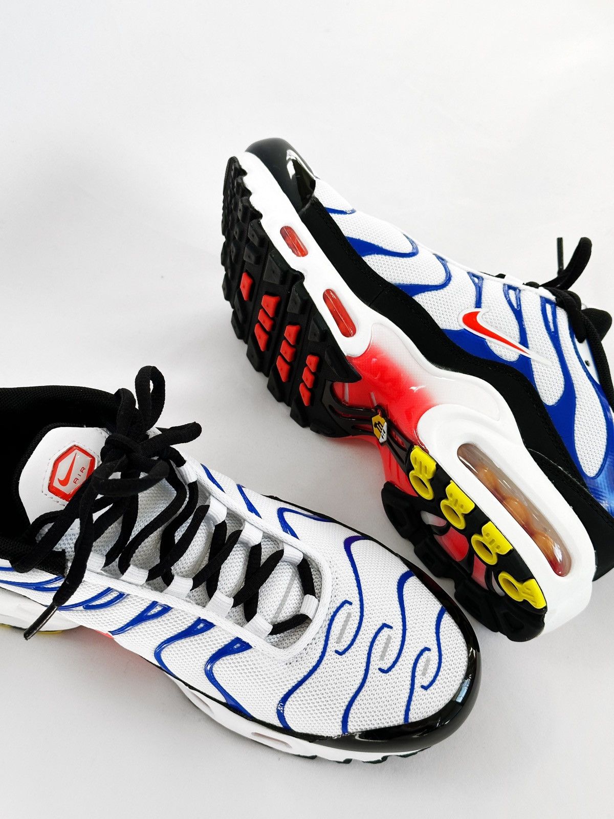 nike tn white blue