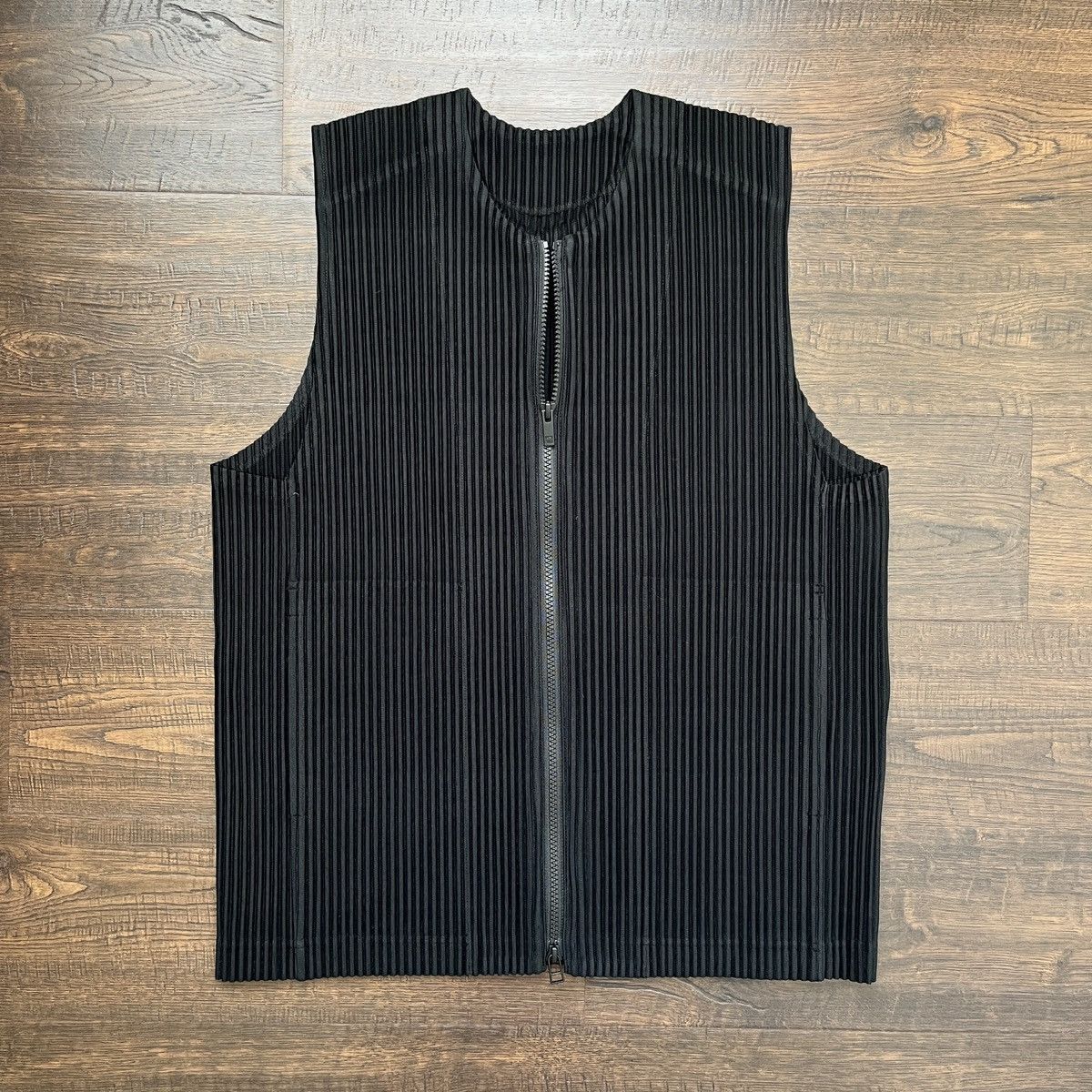 Issey Miyake Homme Plisse MC April Pleated Zip-Up Vest | Grailed