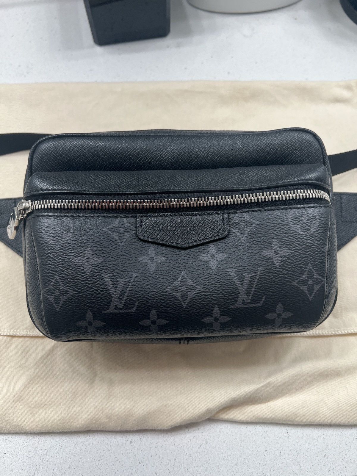Louis Vuitton Louis Vuitton Outdoor Messenger Size ONE SIZE - 4 Thumbnail