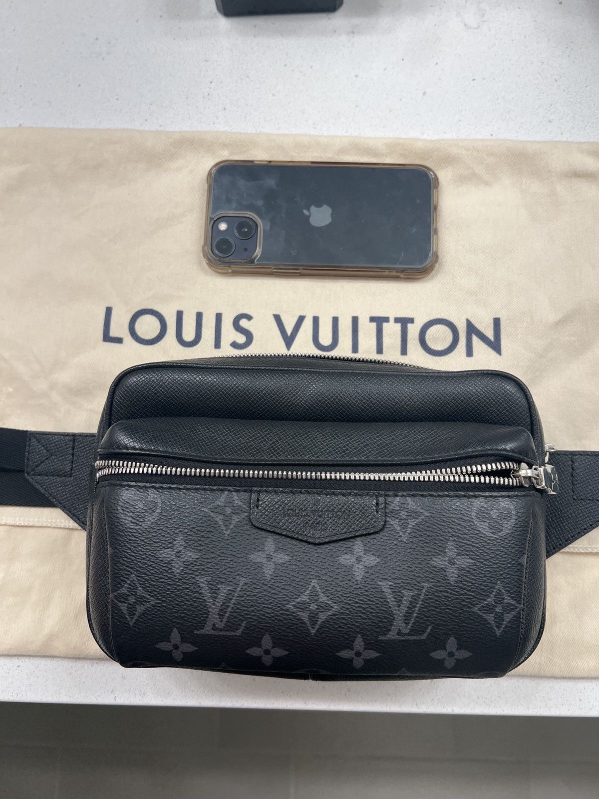 Louis Vuitton Louis Vuitton Outdoor Messenger Size ONE SIZE - 8 Thumbnail