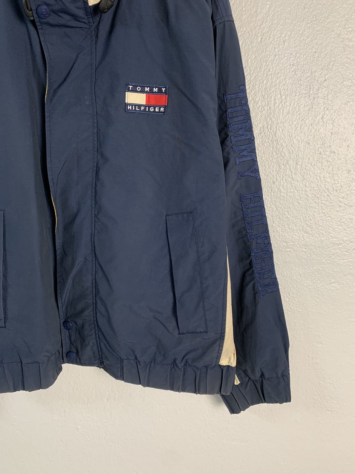 Tommy Hilfiger Tommy Hilfiger Windbreaker Jacket Size US L / EU 52-54 / 3 - 2 Thumbnail
