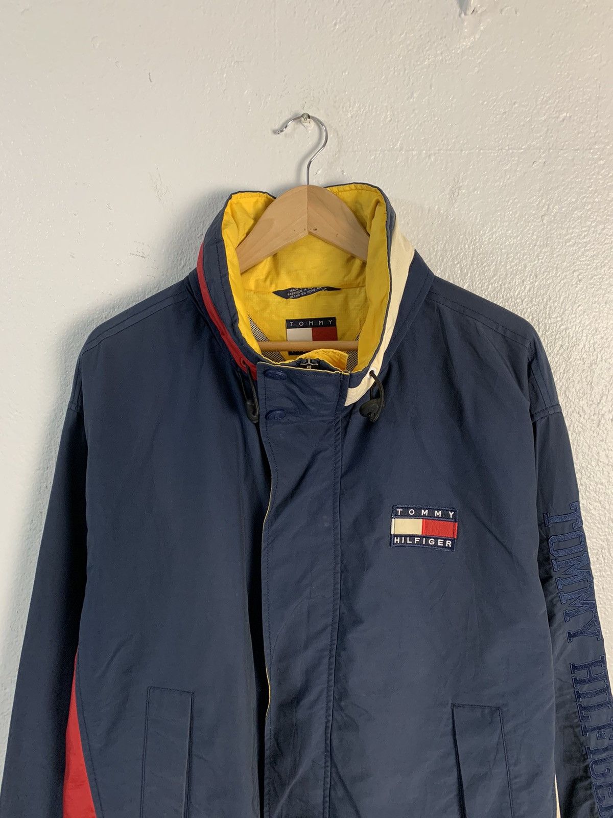 Tommy Hilfiger Tommy Hilfiger Windbreaker Jacket Size US L / EU 52-54 / 3 - 4 Thumbnail