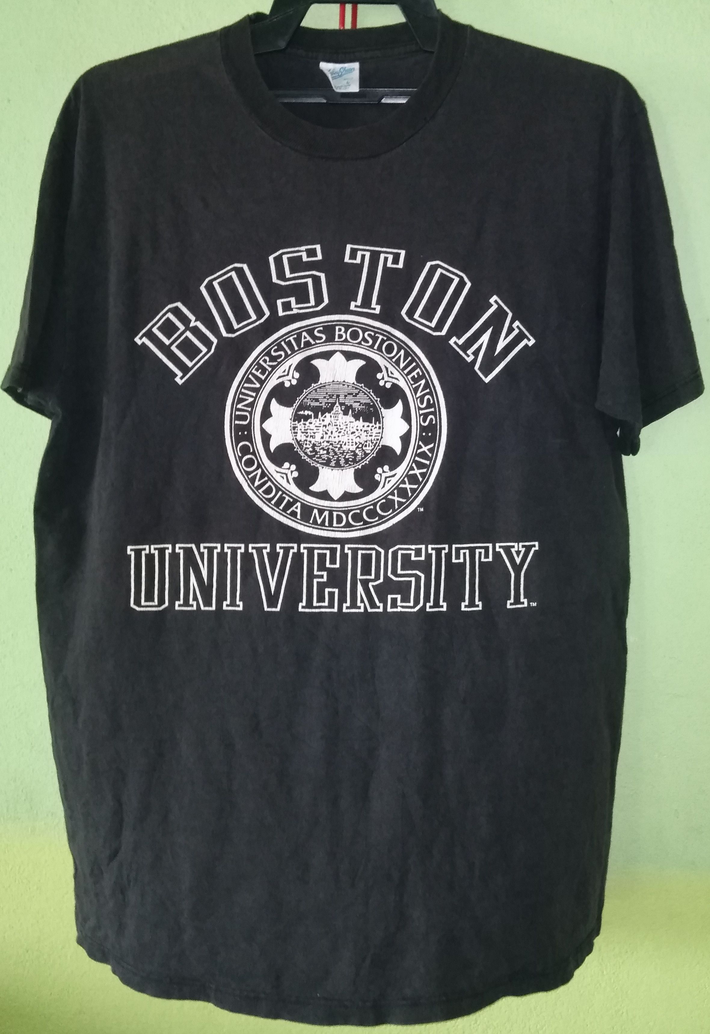 Vintage Vintage Boston University 90s Tshirt Size US L / EU 52-54 / 3 - 1 Thumbnail