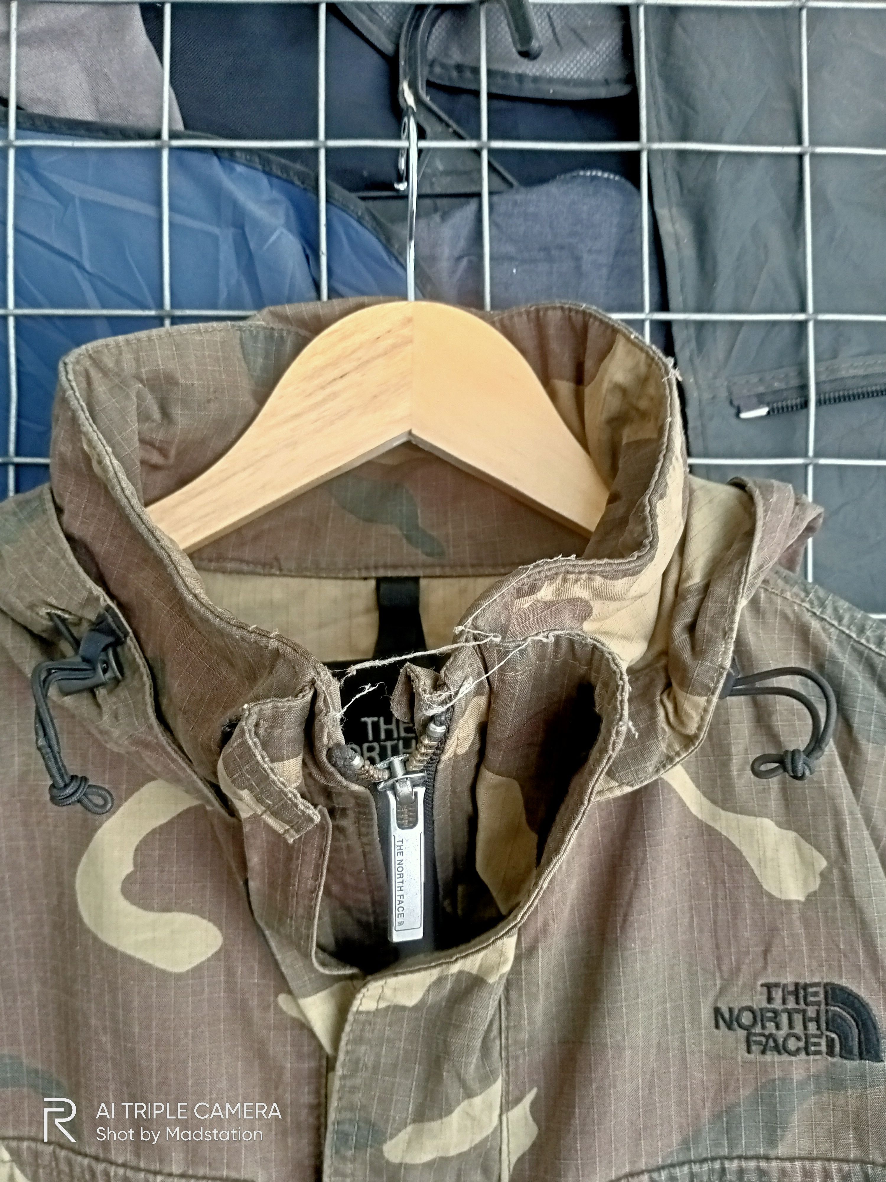 THE NORTH FACE CAMO HOODIE JACKET