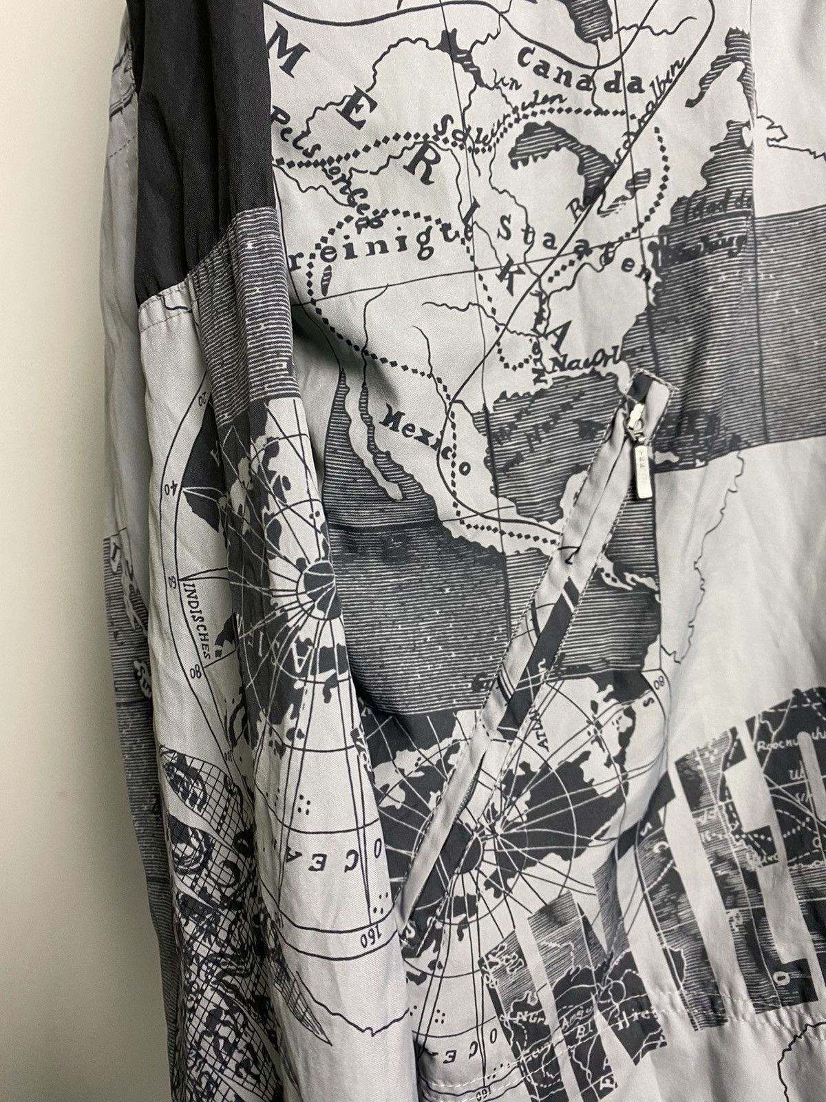 Nike Nike International vintage full print windbreaker grey 90s Size US M / EU 48-50 / 2 - 6 Thumbnail