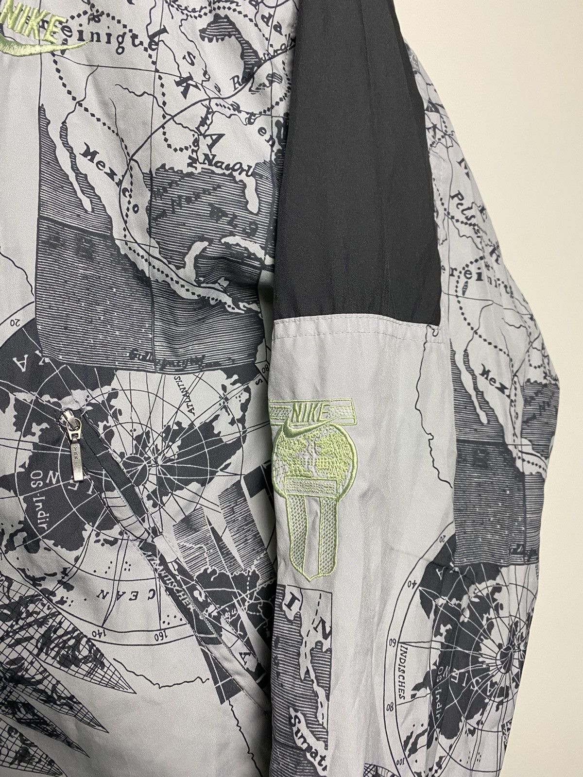 Nike Nike International vintage full print windbreaker grey 90s Size US M / EU 48-50 / 2 - 5 Thumbnail