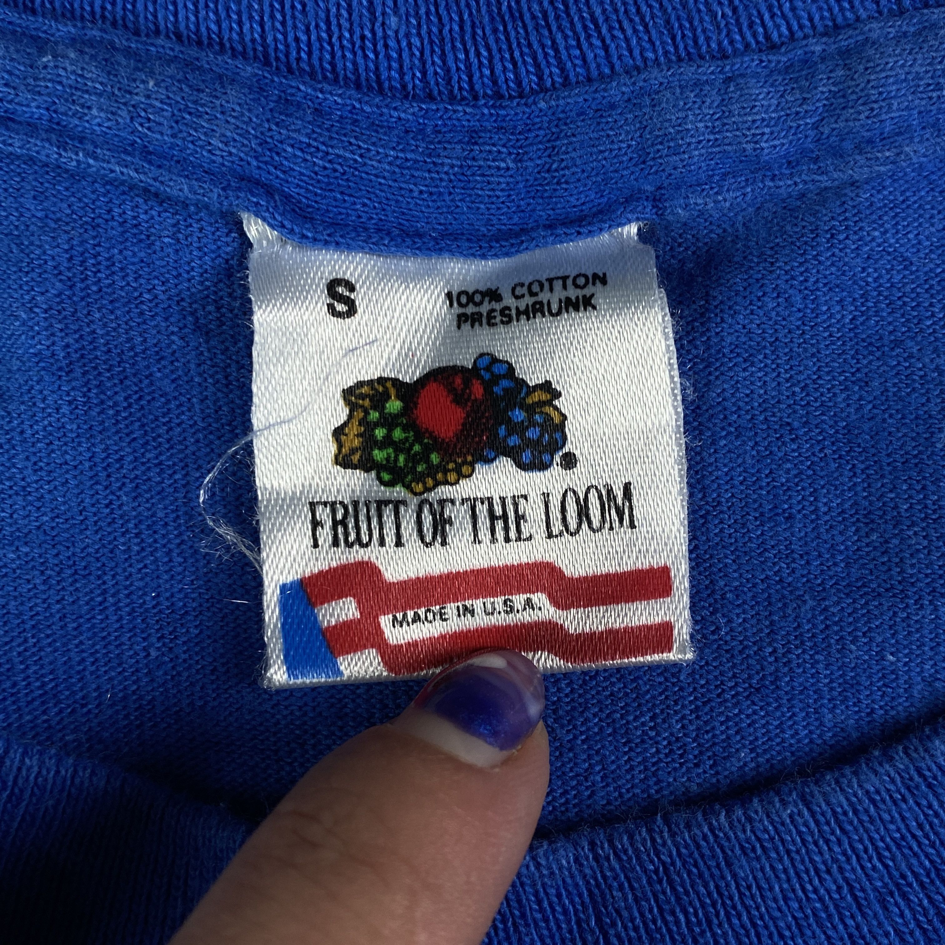 Vintage Mens Vintage T Shirt Surf Style Size S Size US S / EU 44-46 / 1 - 5 Thumbnail