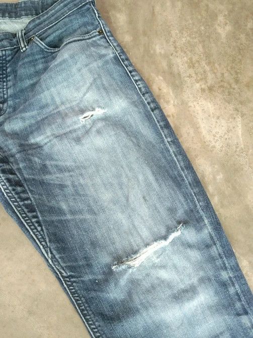 Jean × Levi's × Vintage Vintage Levis Jeans 511 Distressed Denim 33x32 Size US 33 - 6 Thumbnail