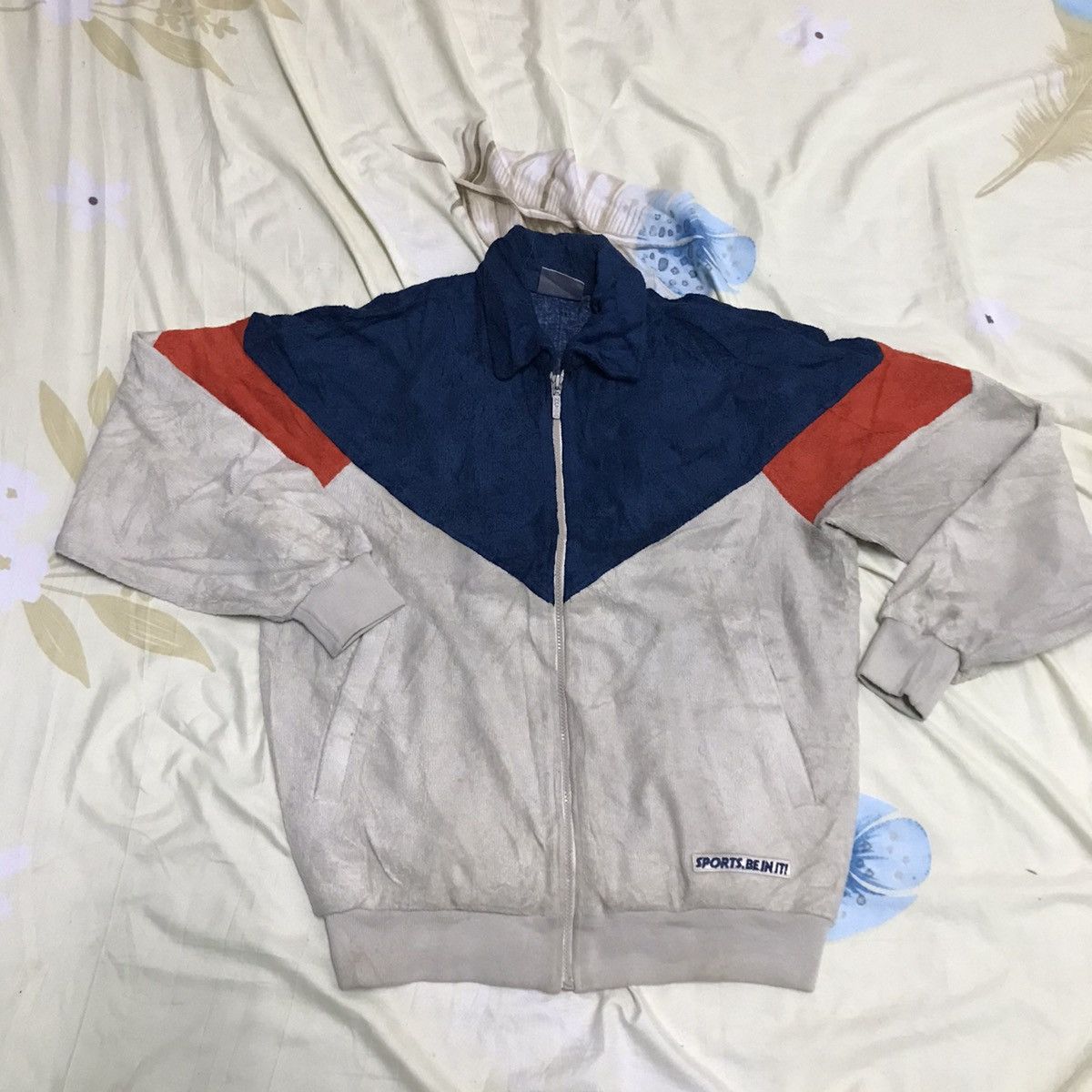 Rare VINTAGE NCAA JACKET FLEECE