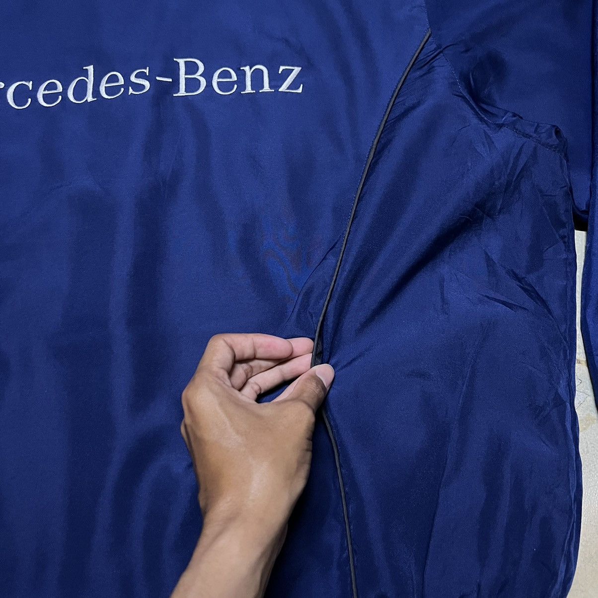 Mercedes-Benz × Vintage Vintage Mercedes Benz Big Logo Jacket Size US XL / EU 56 / 4 - 9 Thumbnail