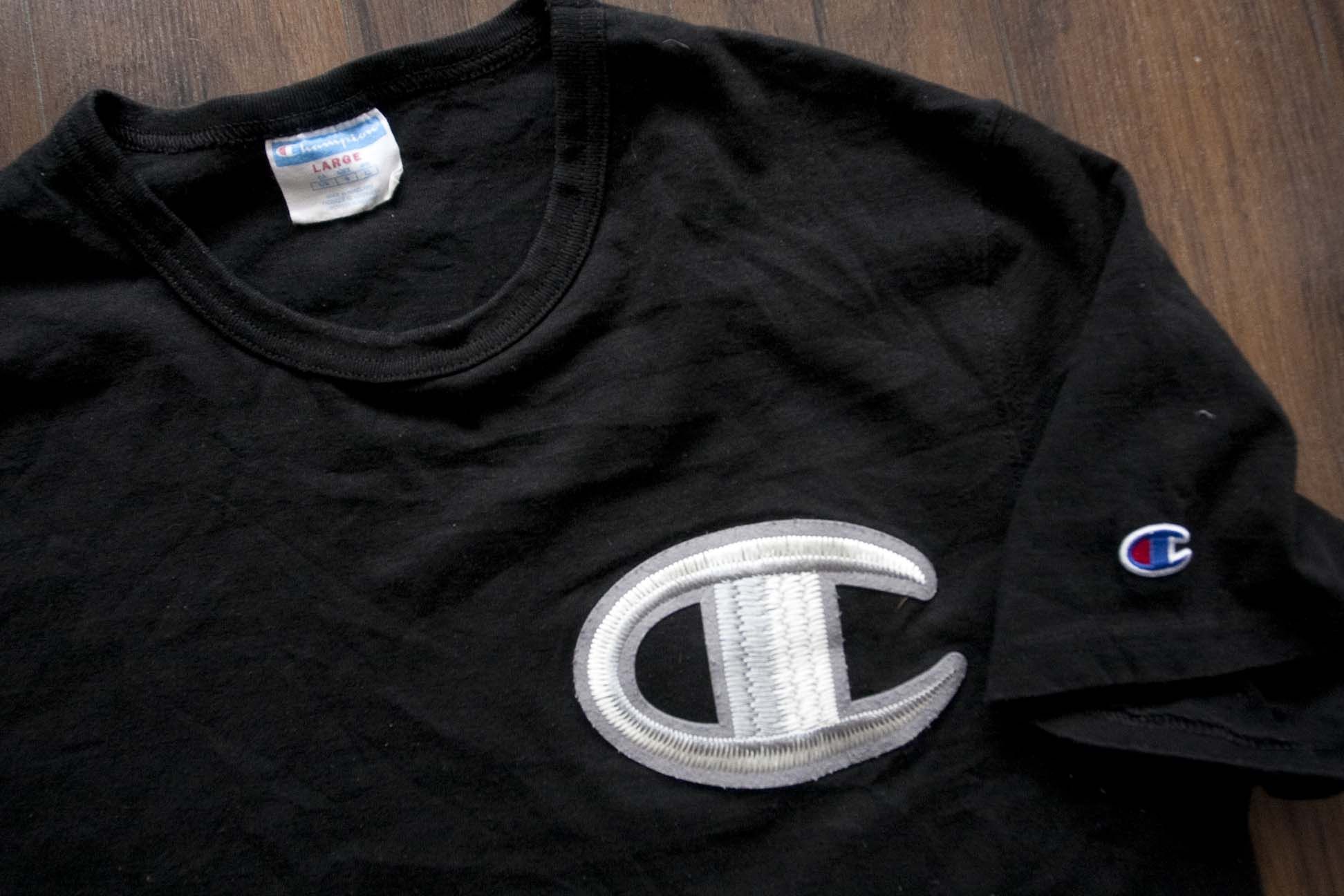 Champion * Champion T Shirt Big Logo Embroidered Size L Size US L / EU 52-54 / 3 - 2 Thumbnail