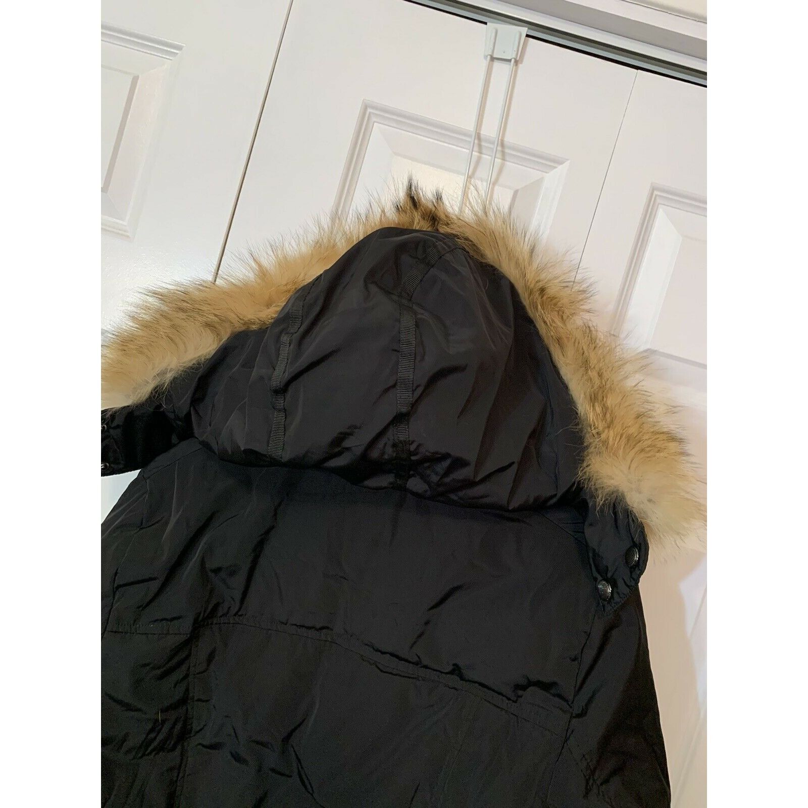 Andrew Marc ANDREW MARC For BLOOMINGDALES Black COYOTE FUR HOODED Women’ Size L / US 10 / IT 46 - 8 Thumbnail