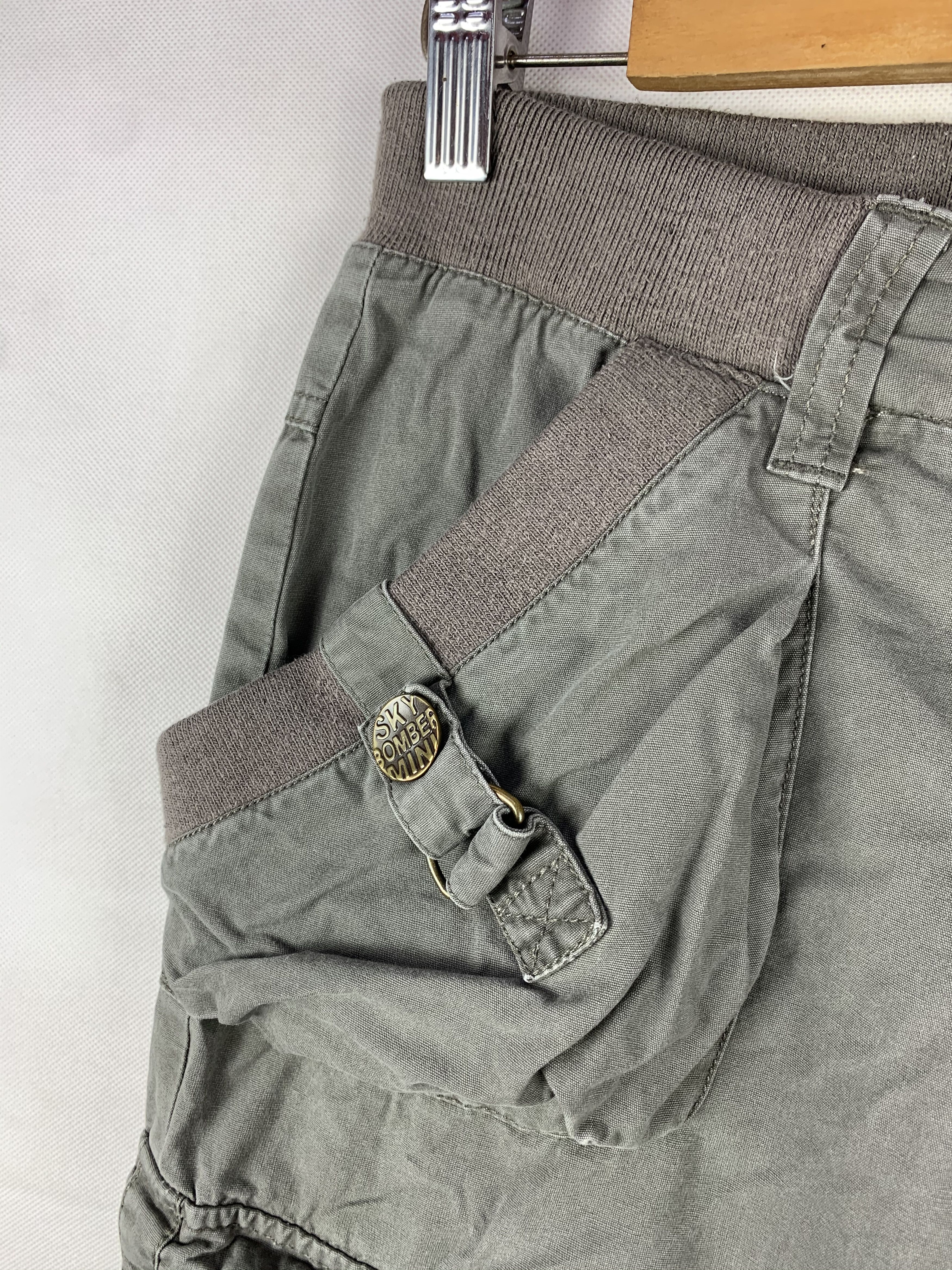 Japanese Brand 🔥Sky Bomber Mini Multipocket Cargo Bondage Short Pants Size US 26 / EU 42 - 5 Thumbnail
