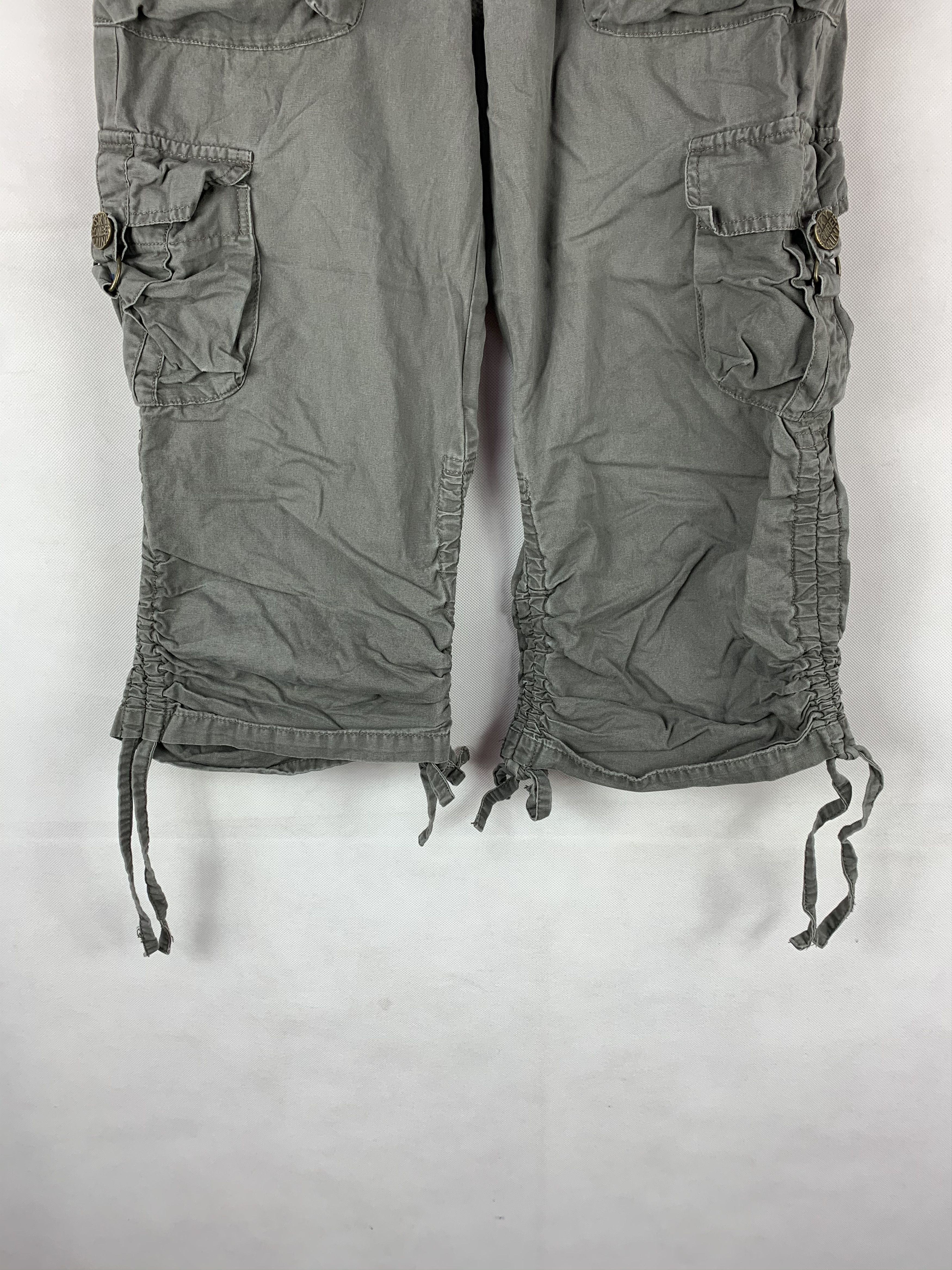 Japanese Brand 🔥Sky Bomber Mini Multipocket Cargo Bondage Short Pants Size US 26 / EU 42 - 6 Thumbnail